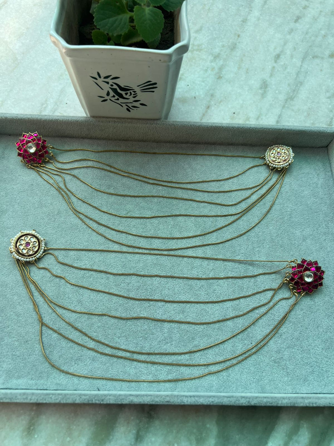 Vadiyon Ki Rani -chain earings