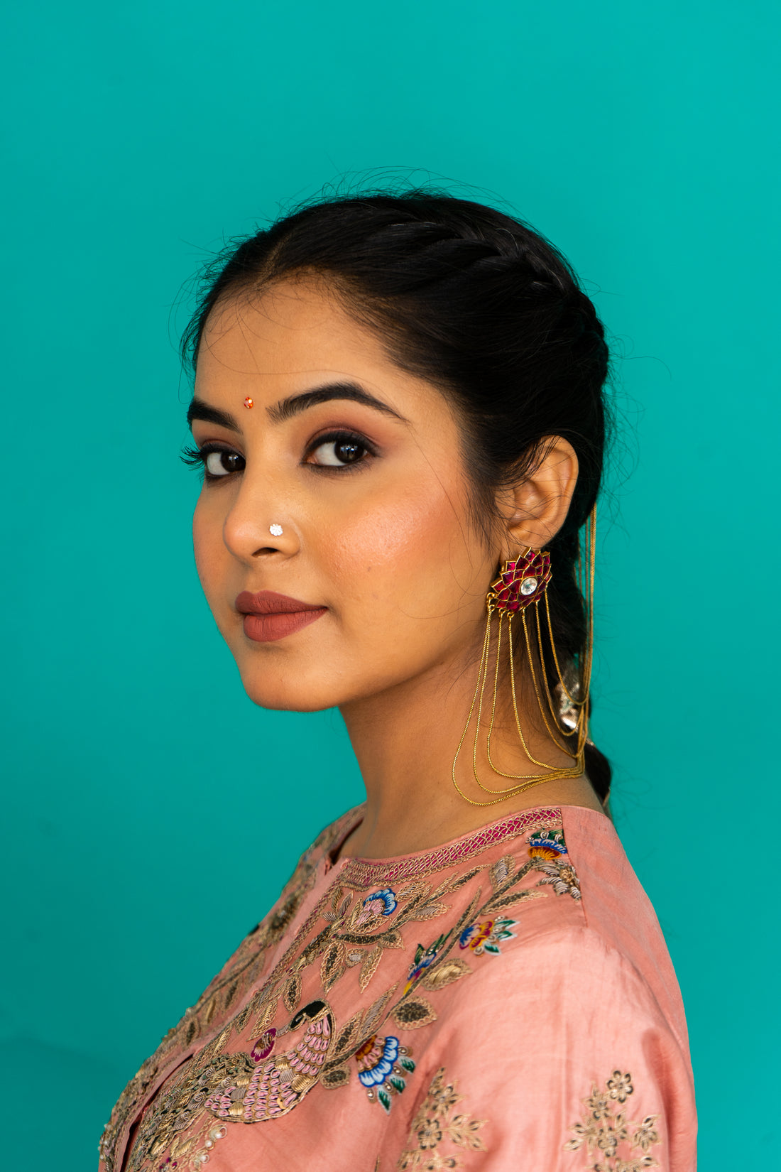 Vadiyon Ki Rani -chain earings