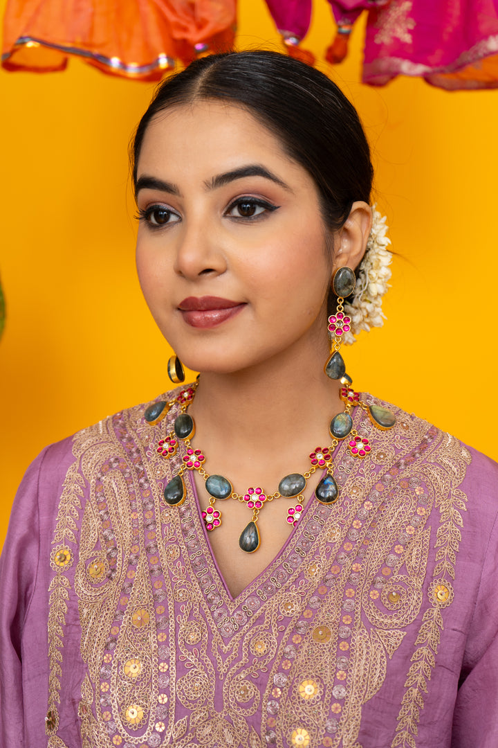 Amrapali Kundan necklace set