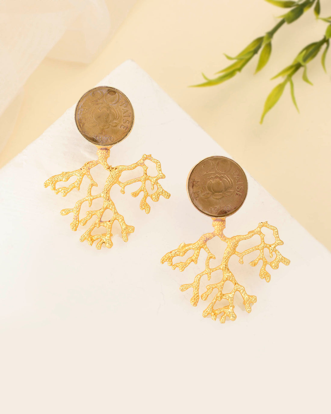TEXTURED COIN STUDS