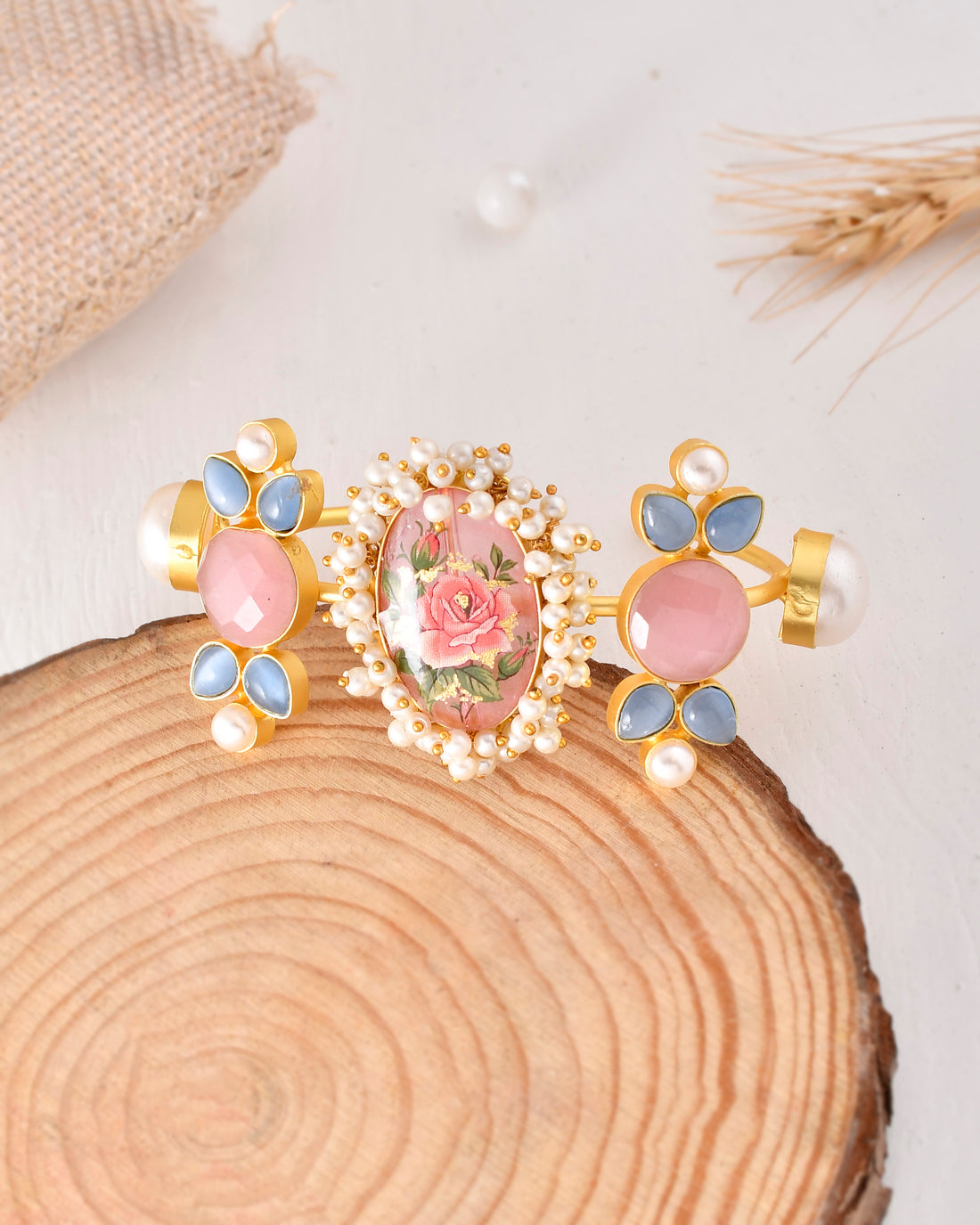 SASSY PINK MONALISA CUFF