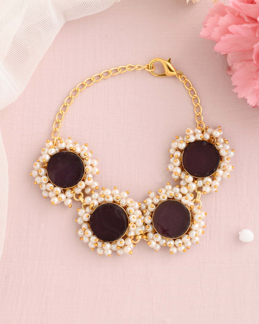 ALURING PEARL BEEDED BRACELET