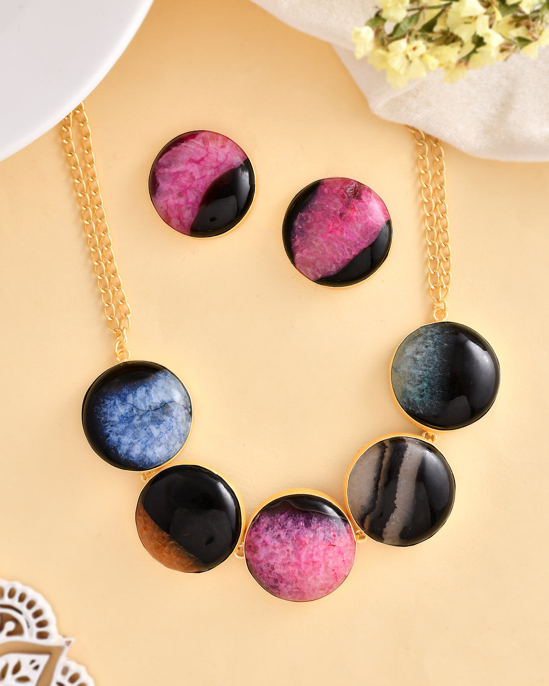 CONTEMPORARY SHADED NECKLACE