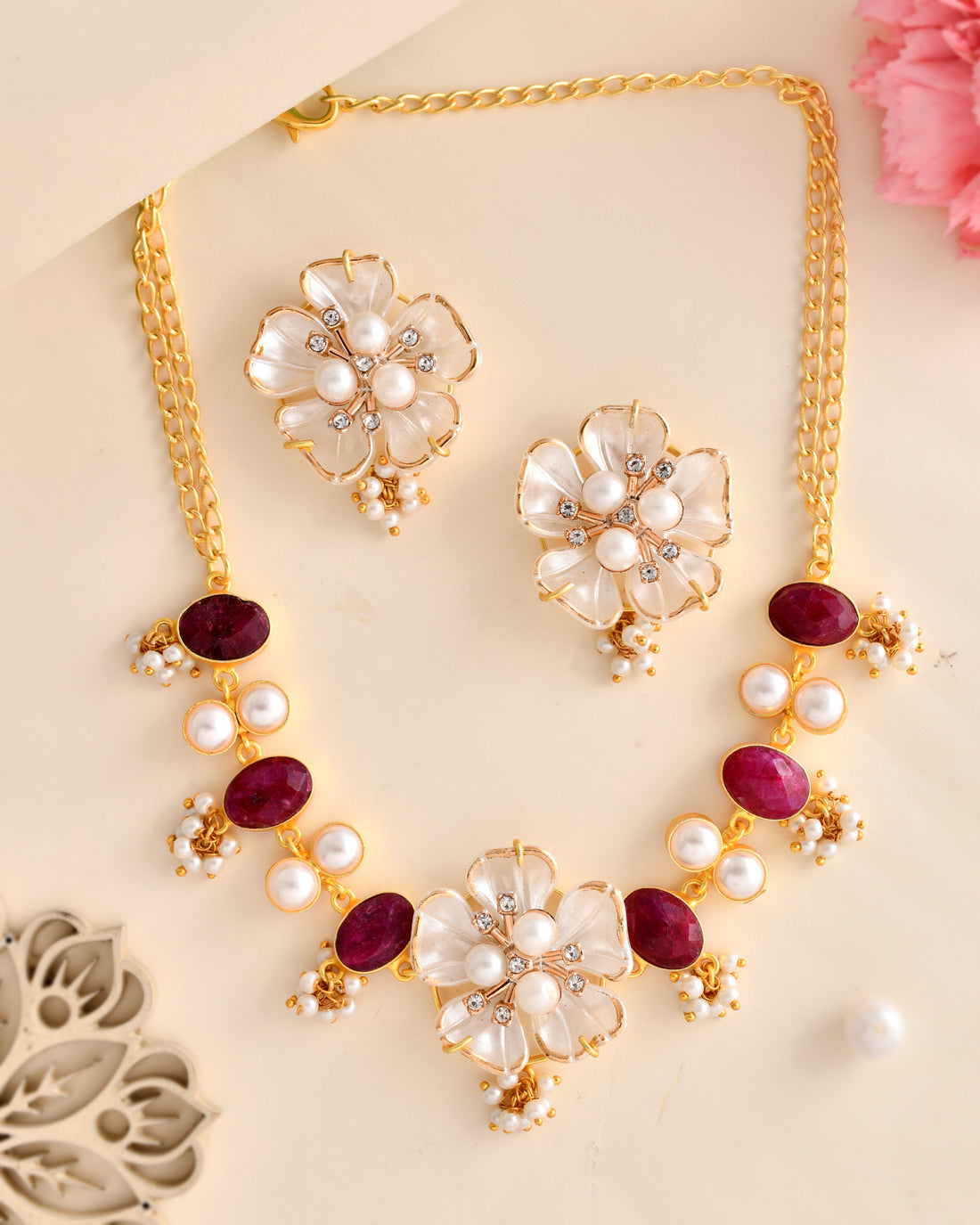 AMARA FLOWER NECKLACE