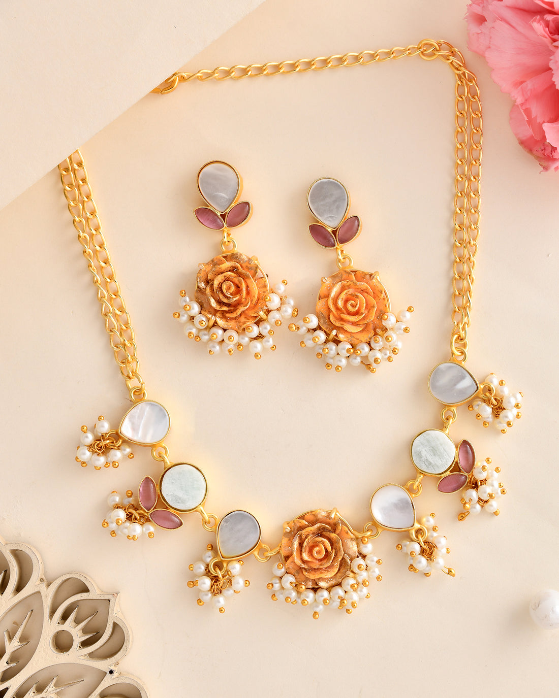 ORANGE FLOWERS NECKLACE