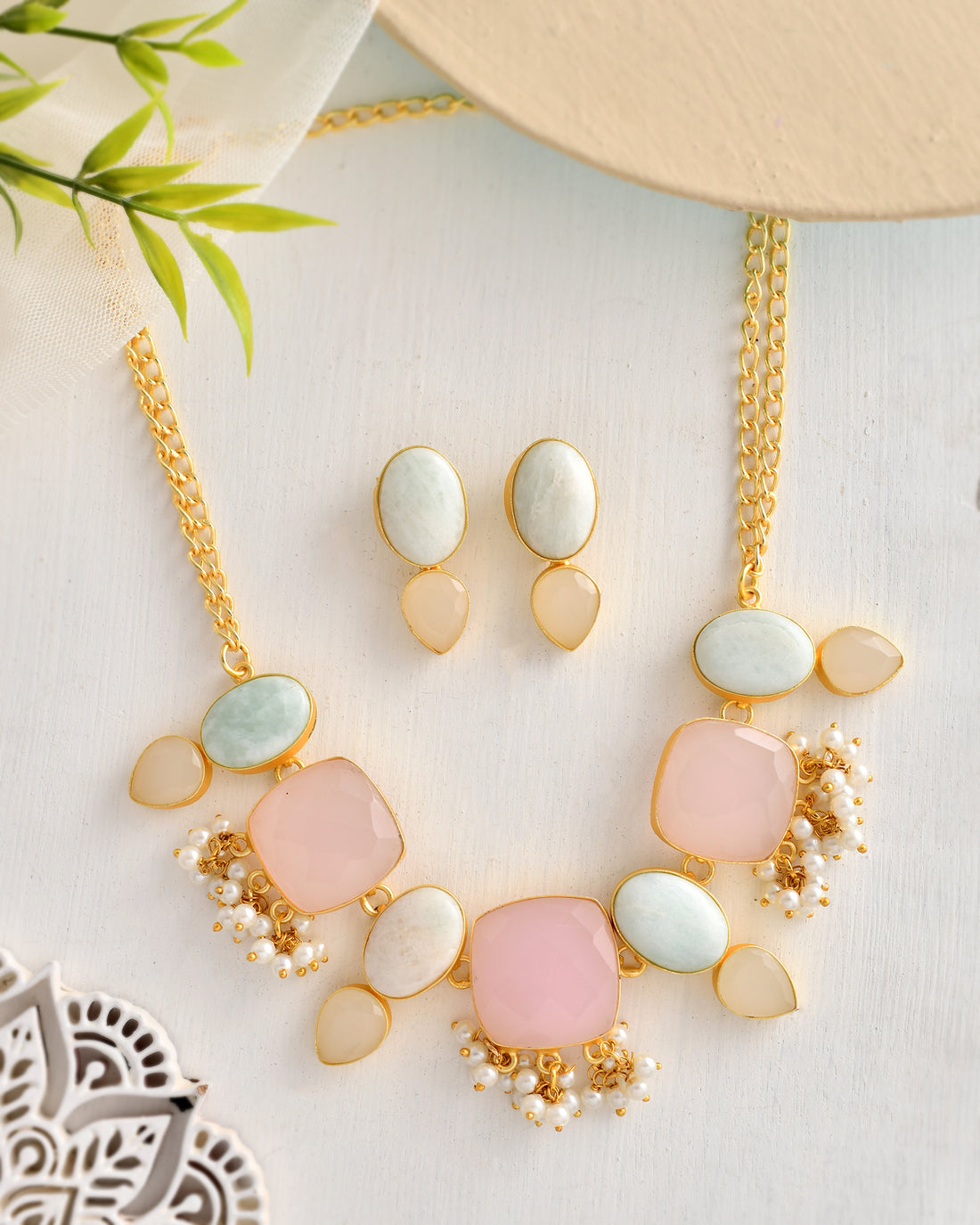 DAZZLING PASTLE BLAST NECKLACE