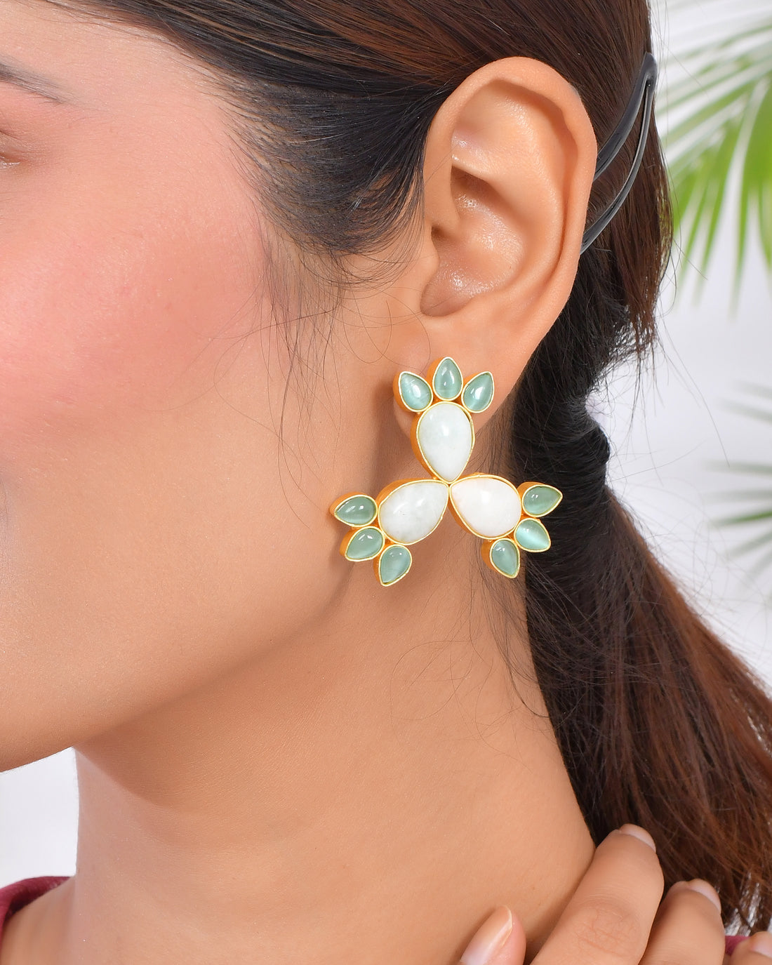 ILLUMINATE BLUE STUDS