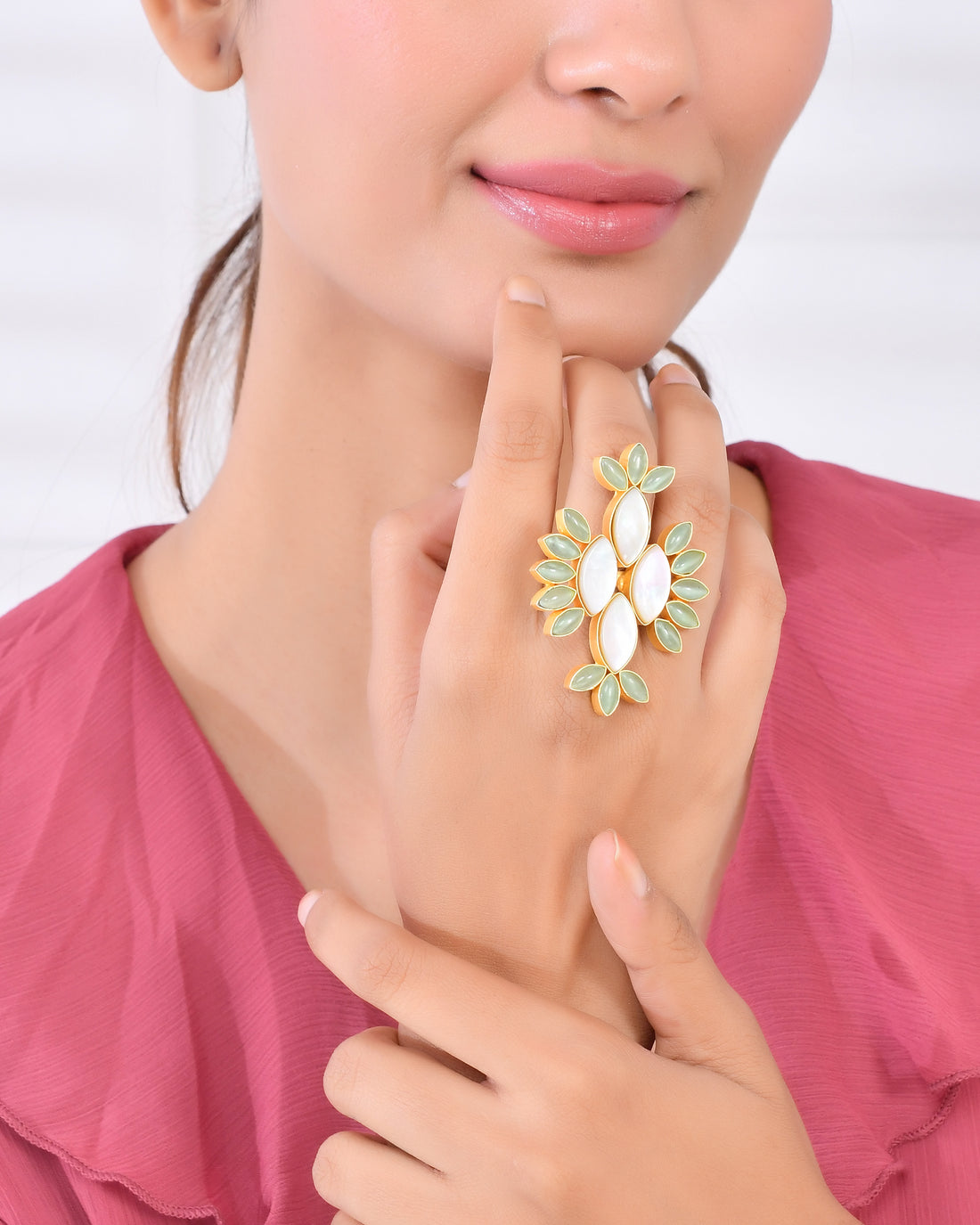 MARQUISE SHELL RING