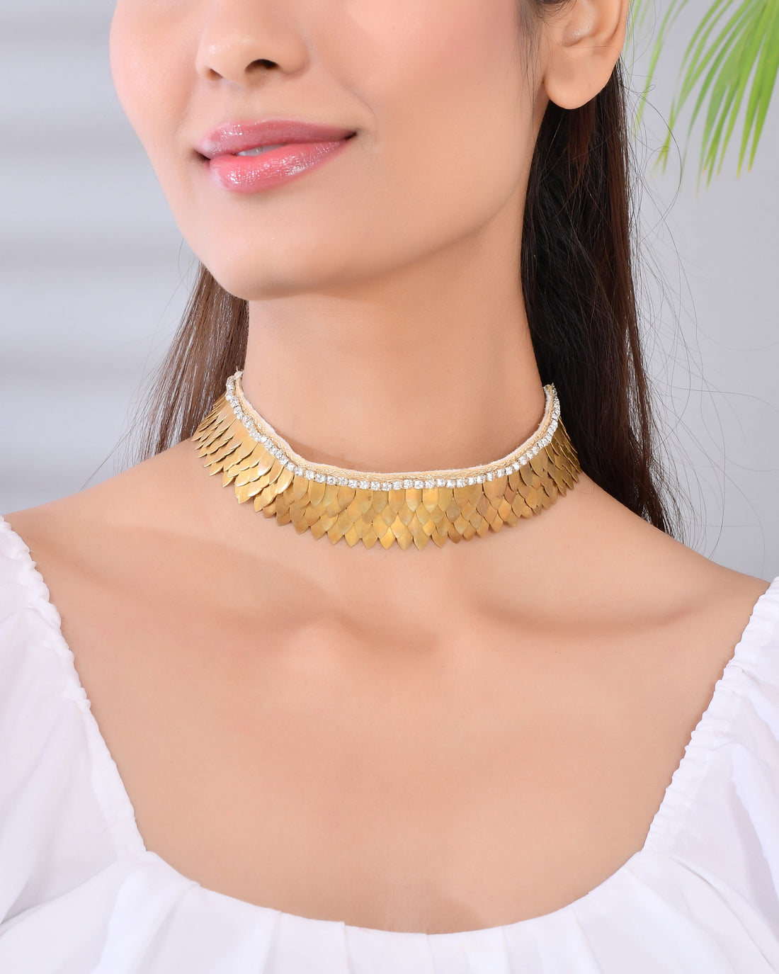 GOLD PETALS CHOKER