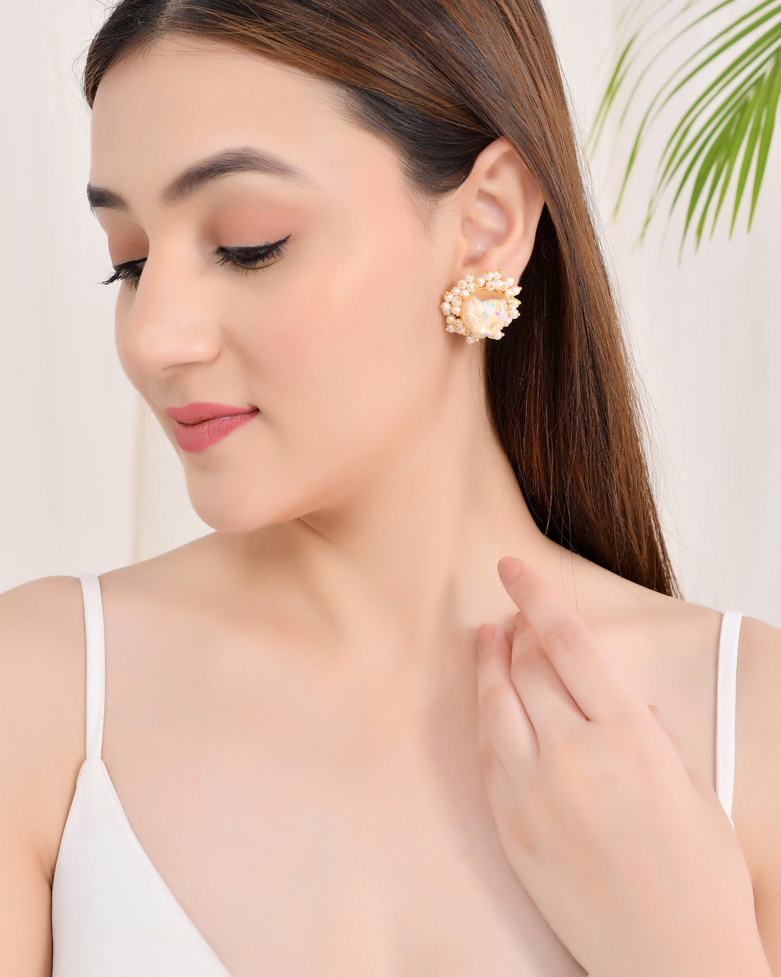 OFF WHITE ROCK CRYSTAL STUDS