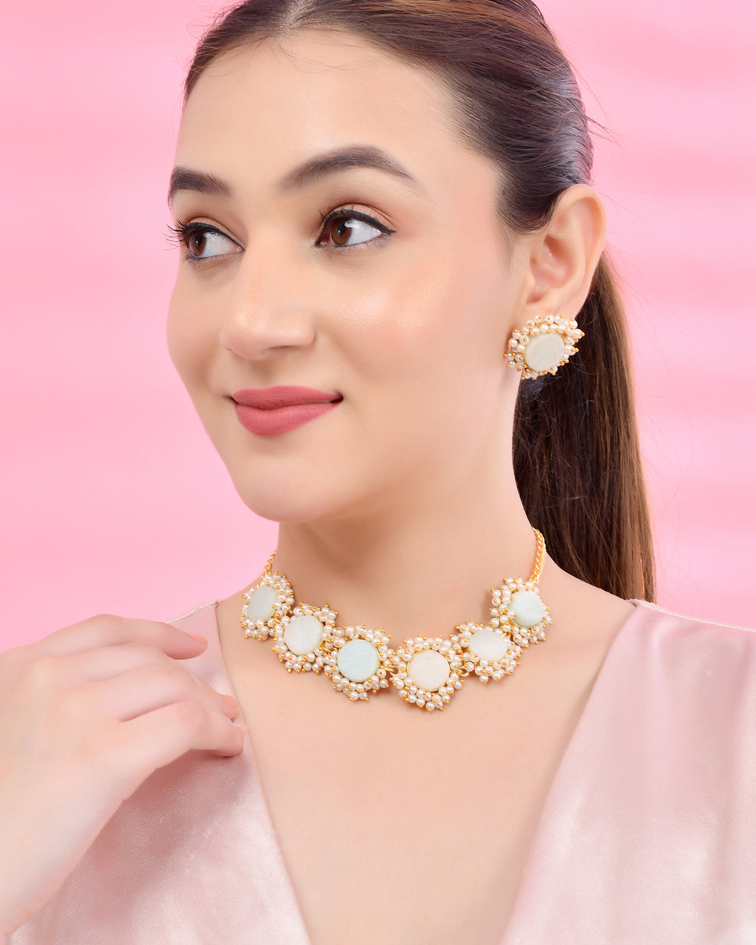 STONE STRUCK NECKLACE