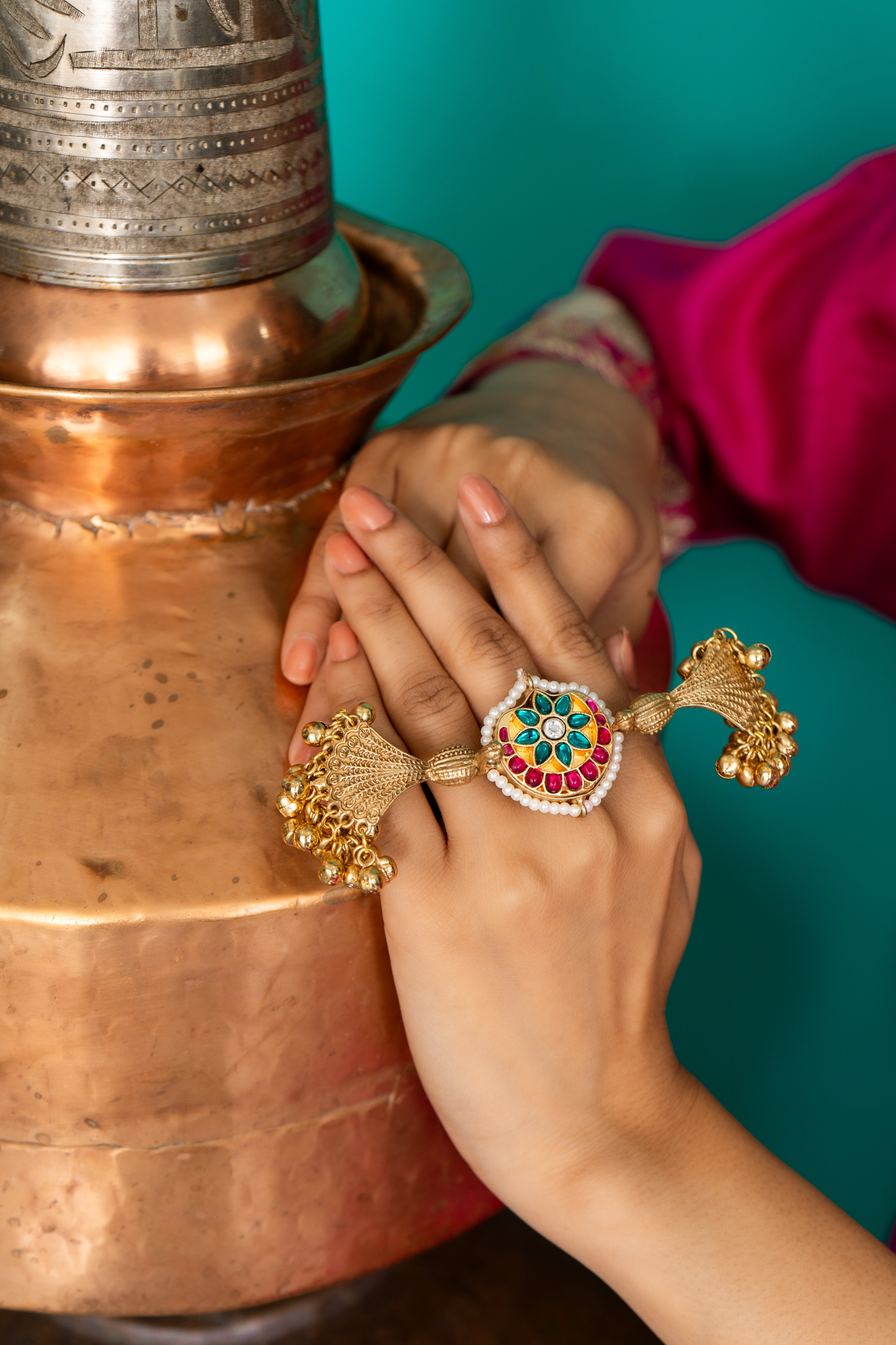 Morni Eye-catcher Ring (Adjustable)