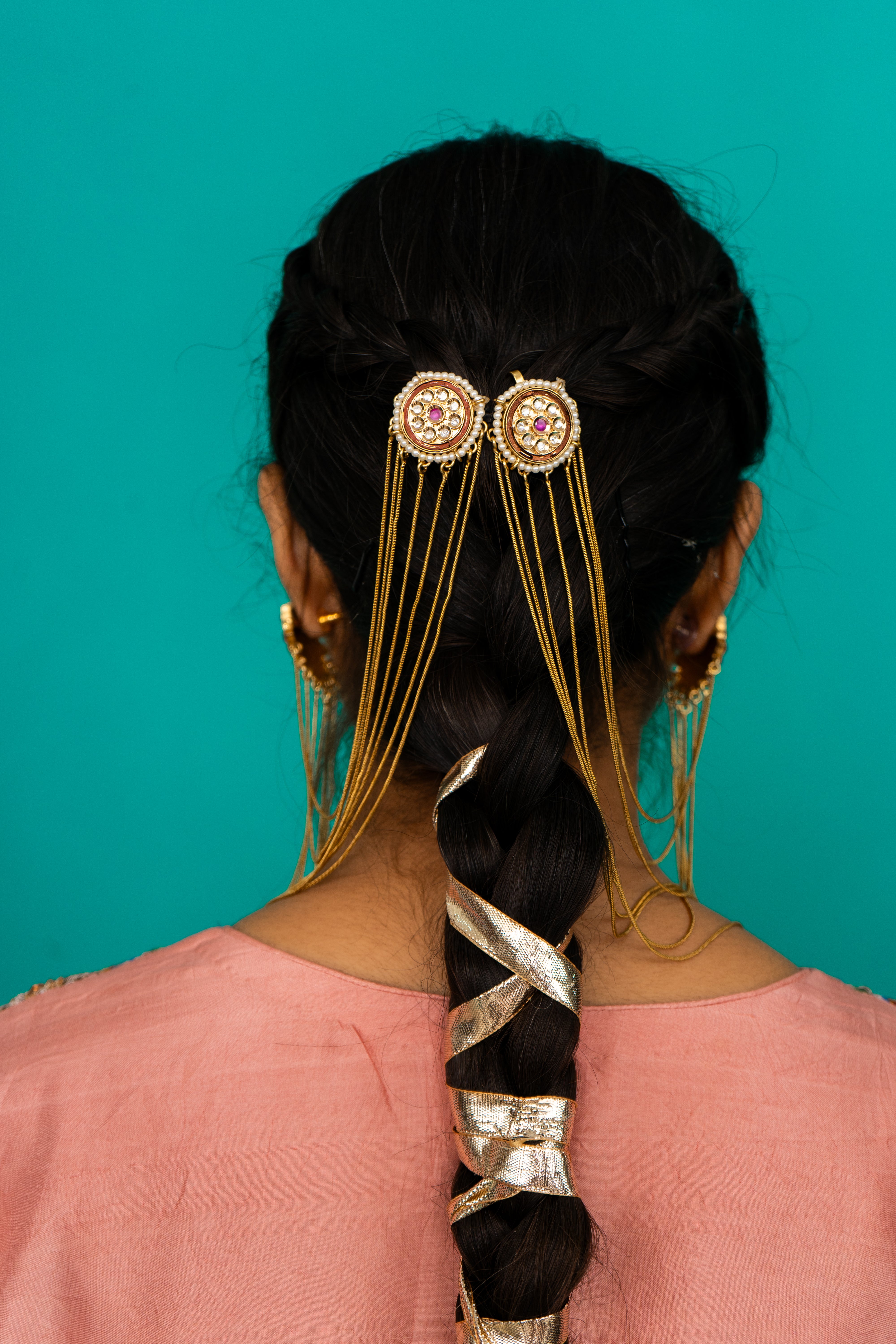 Vadiyon Ki Rani -chain earings