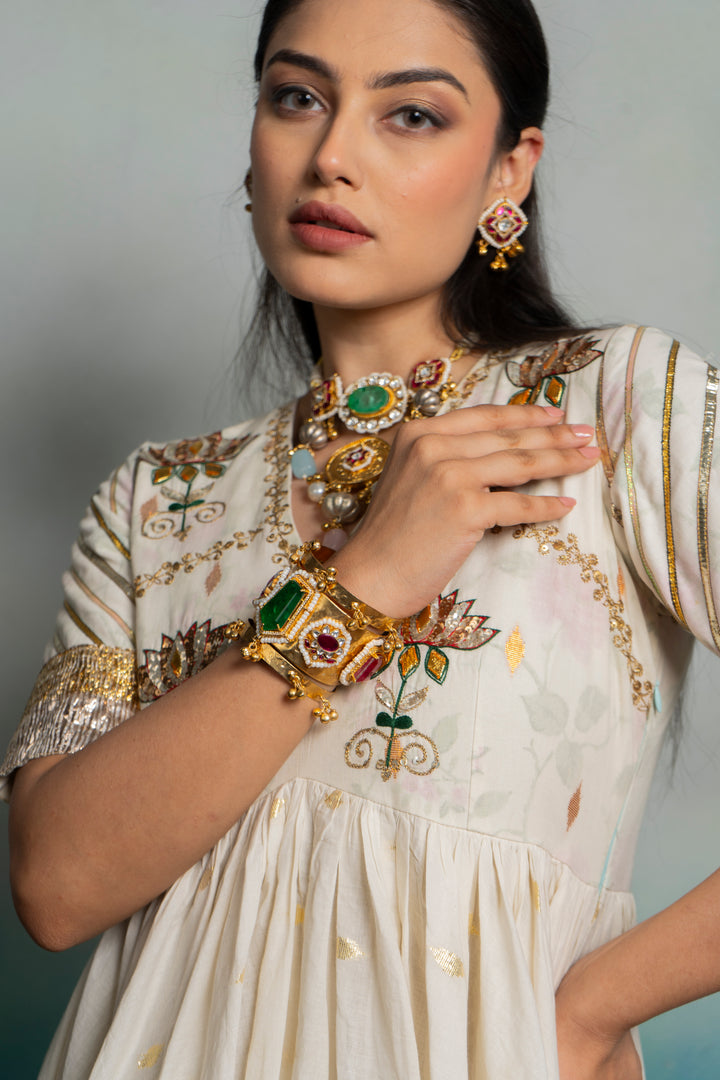 RANI LAXMI BAI CUFF (Adjustable) -Single pc