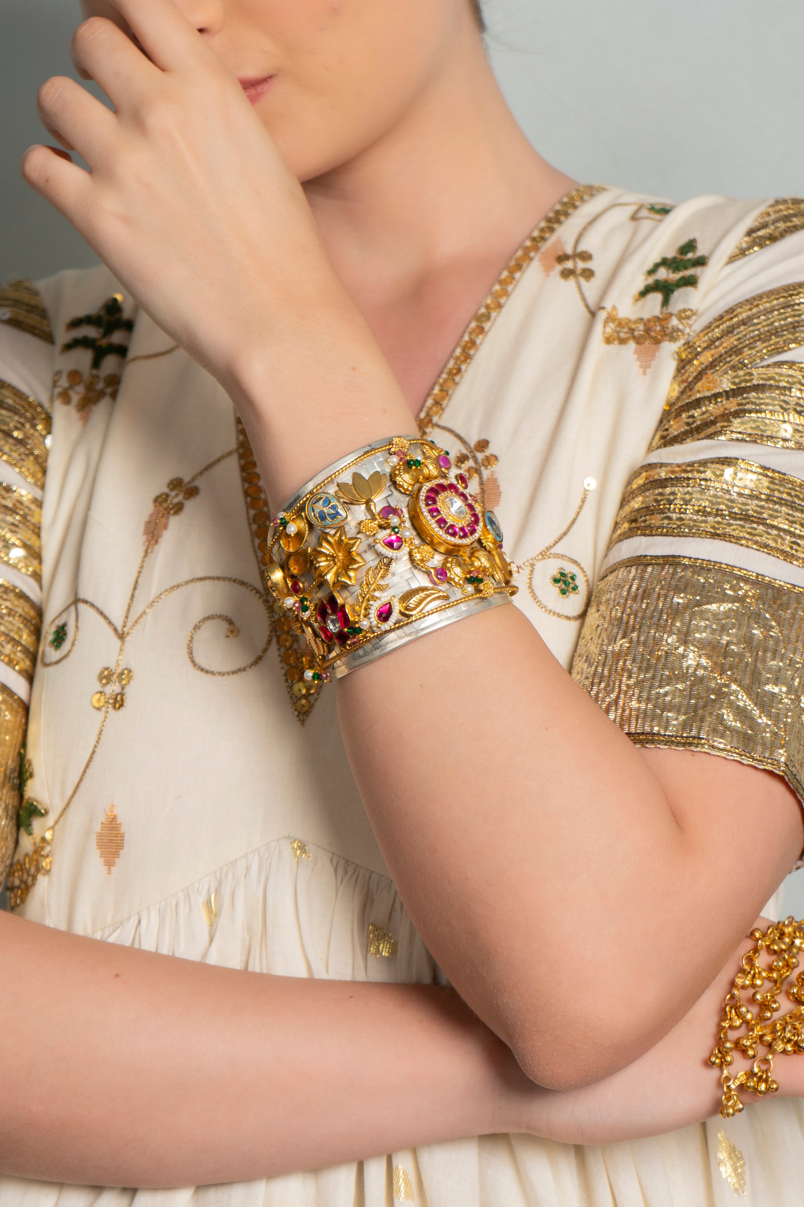 HUNAR CUFF (Adjustable) -Single pc Wire work