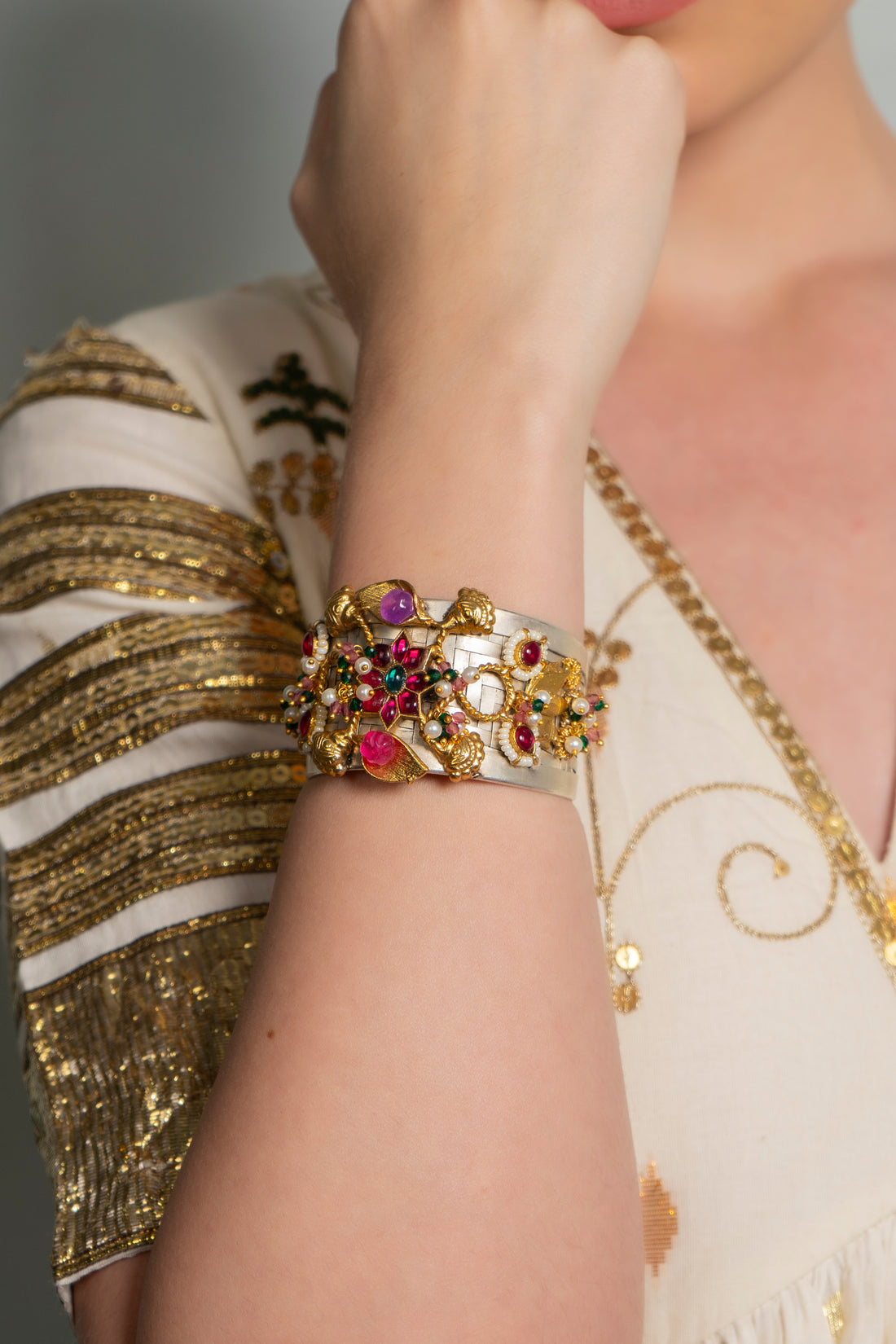 HINA HANDCUFF (Adjustable) - Single pc