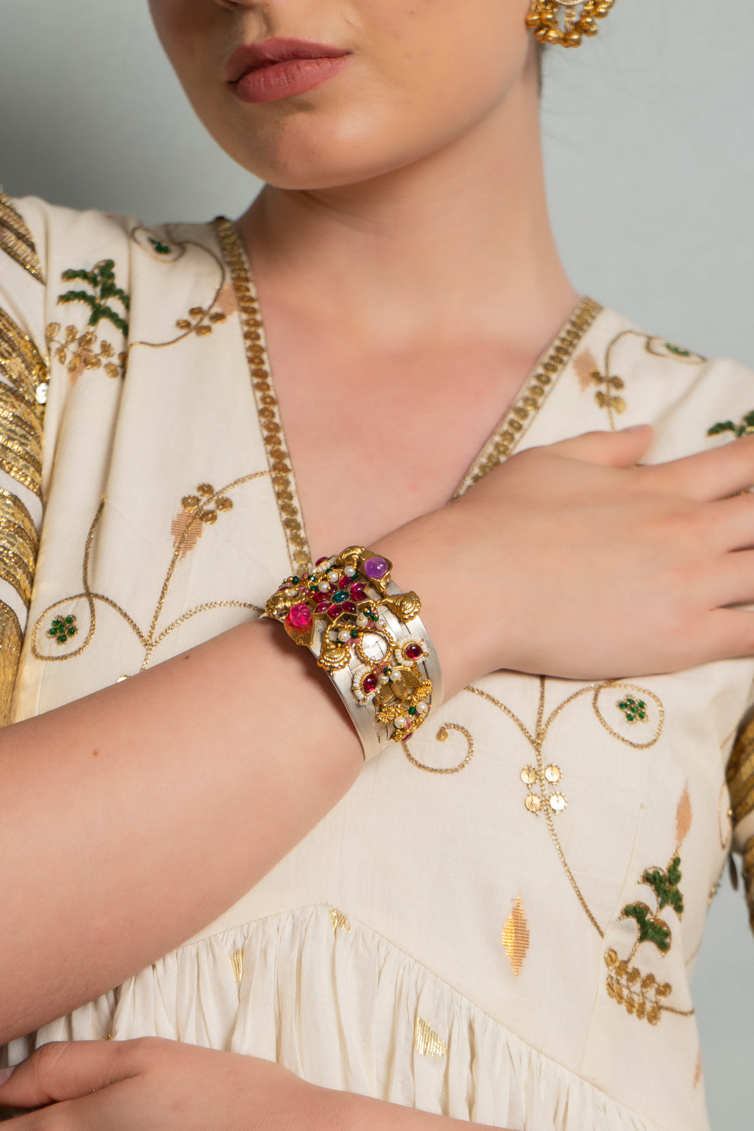 HINA HANDCUFF (Adjustable) - Single pc