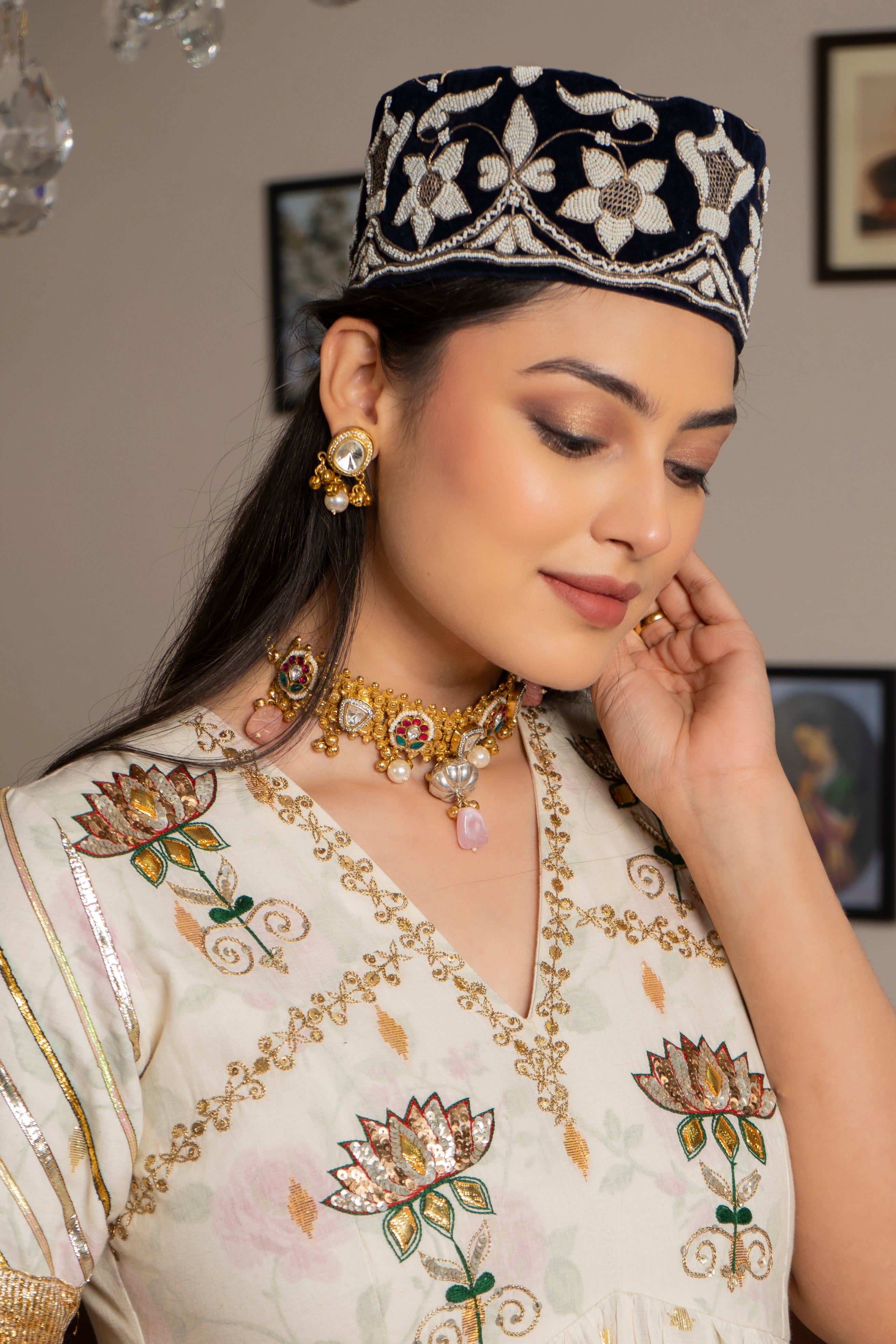 RUHANIYAT NECKLACE