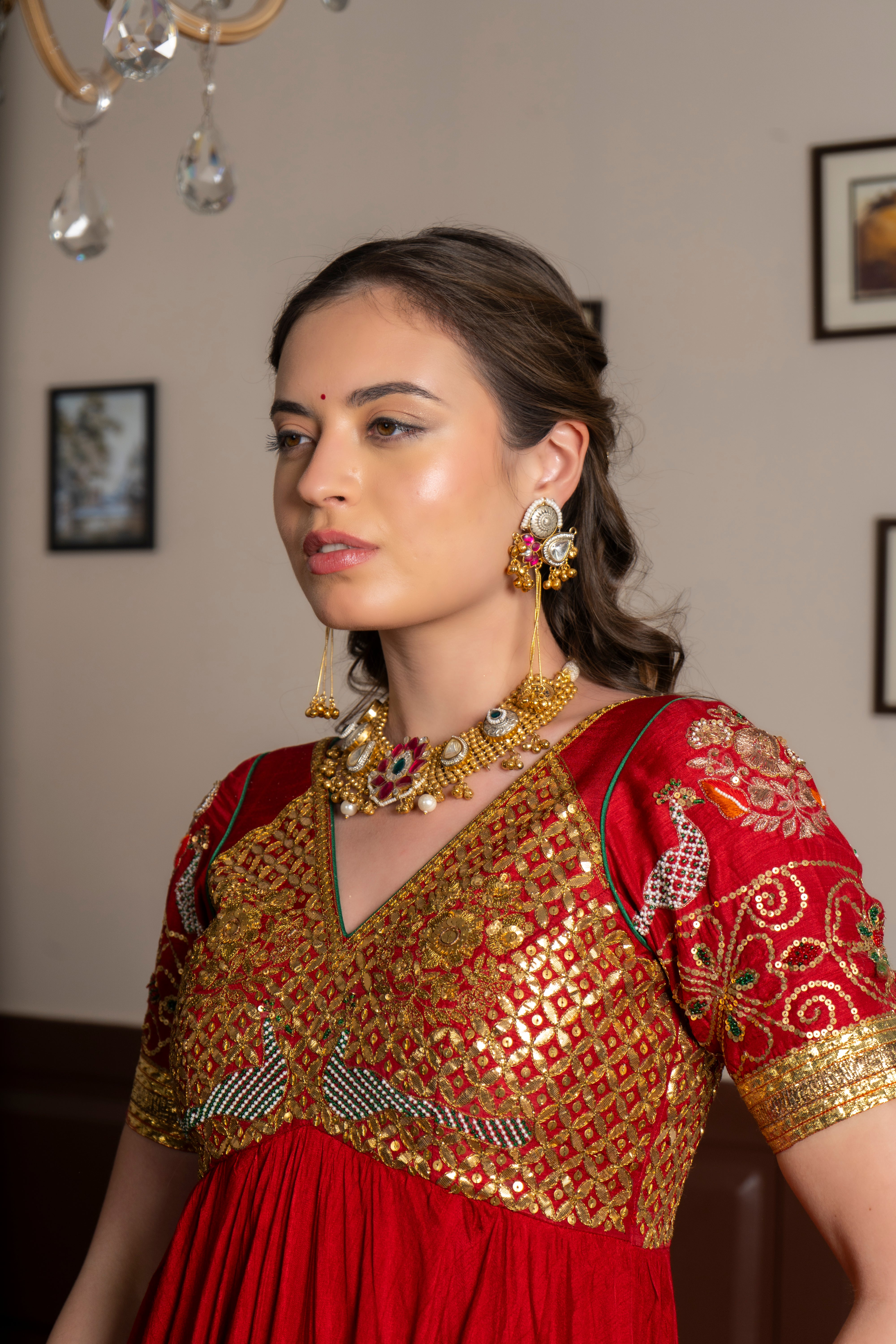 CHANDRIKA NECKLACE