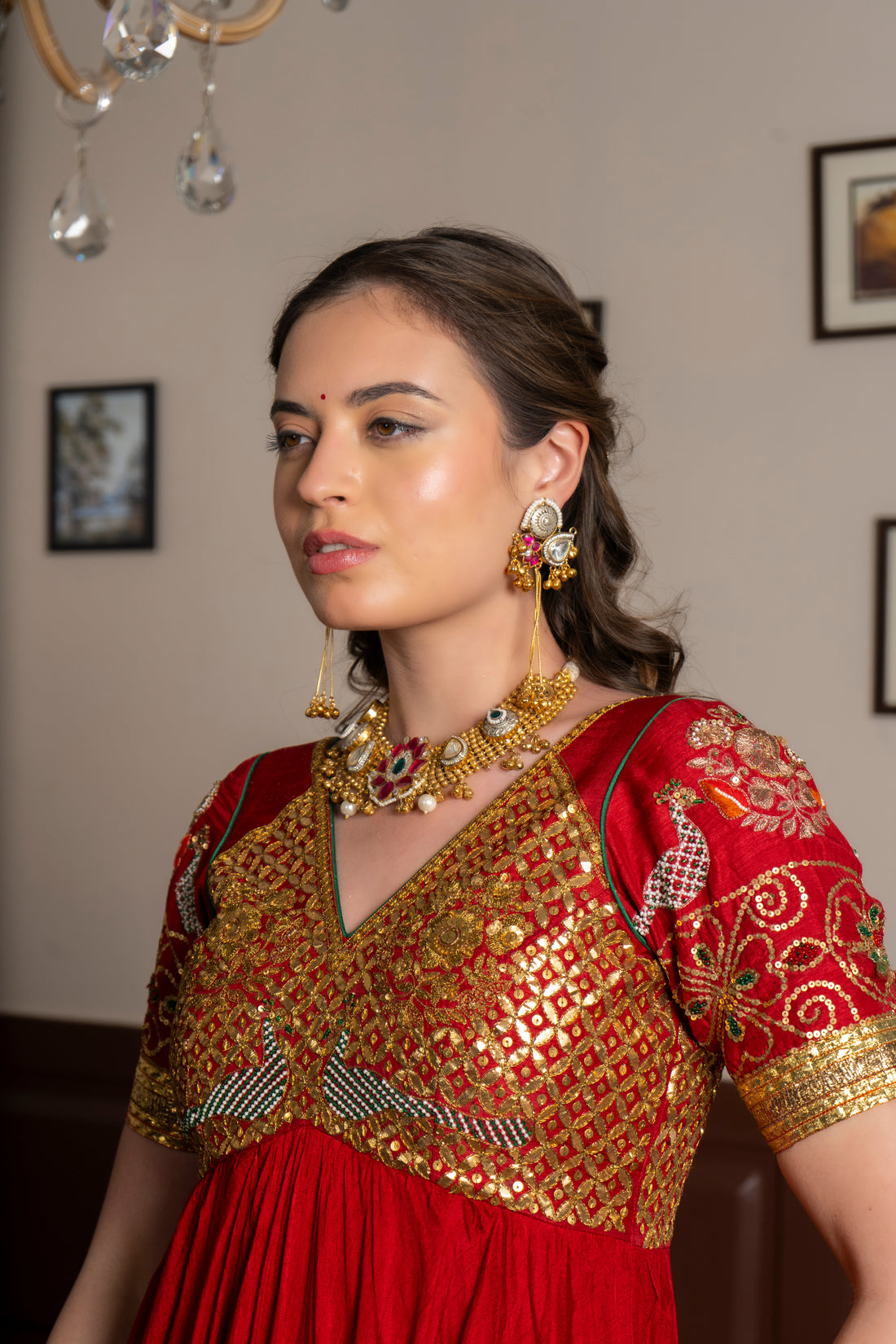 CHANDRIKA NECKLACE