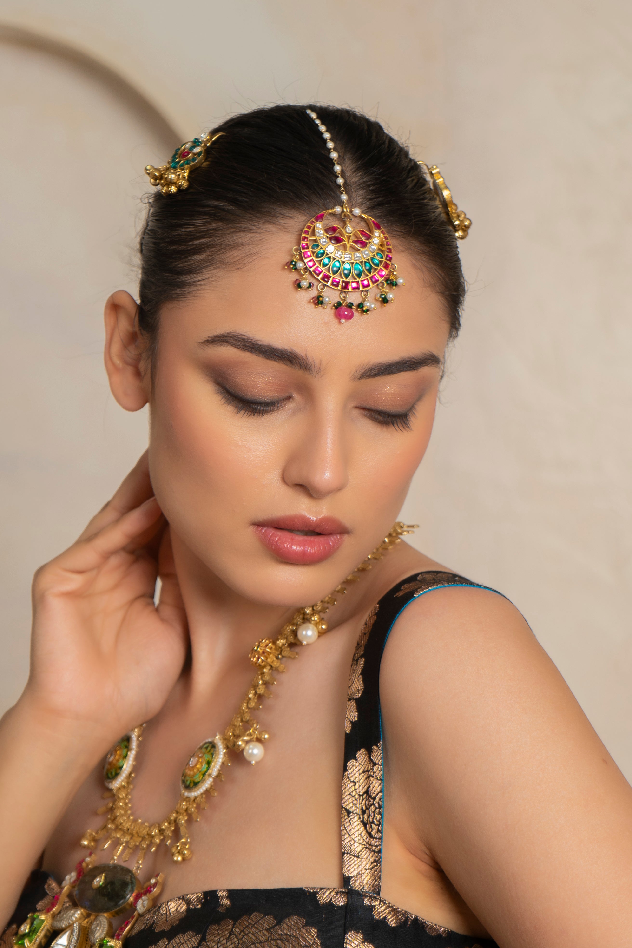 DILNAAZ MAANGTIKA