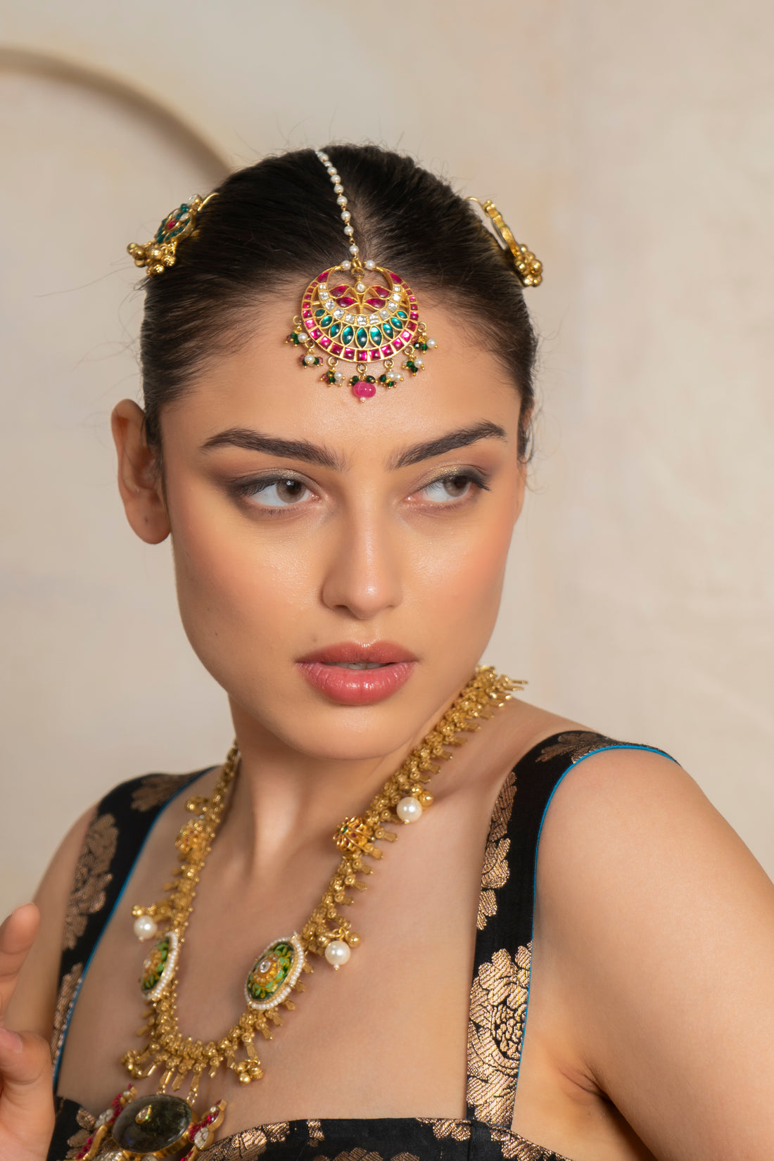 DILNAAZ MAANGTIKA