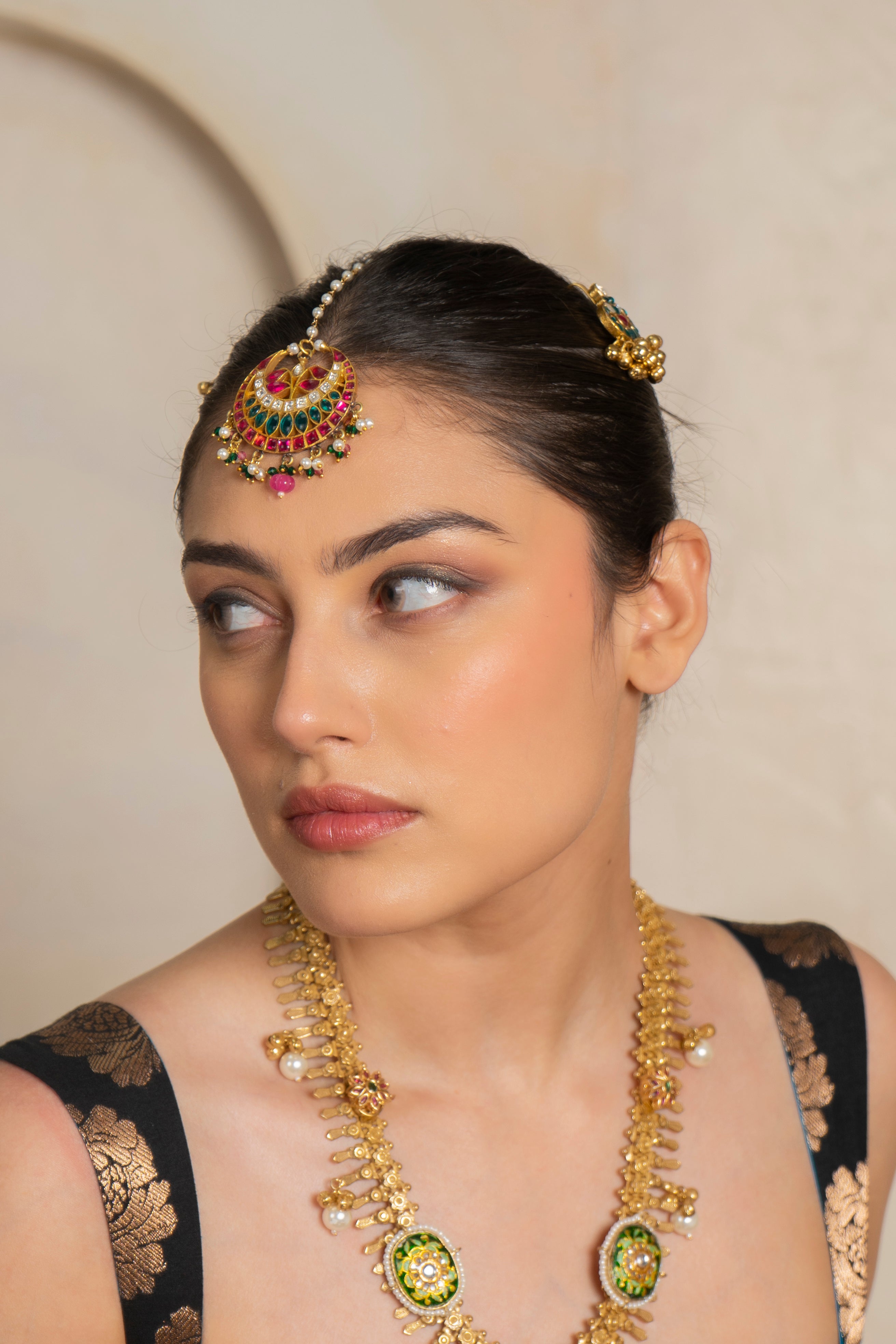 DILNAAZ MAANGTIKA