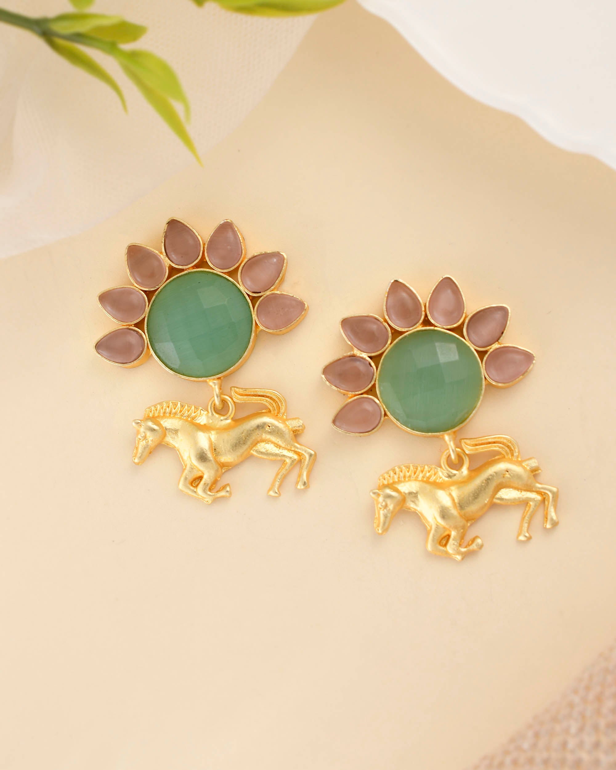 RUNNING HORSE EARING