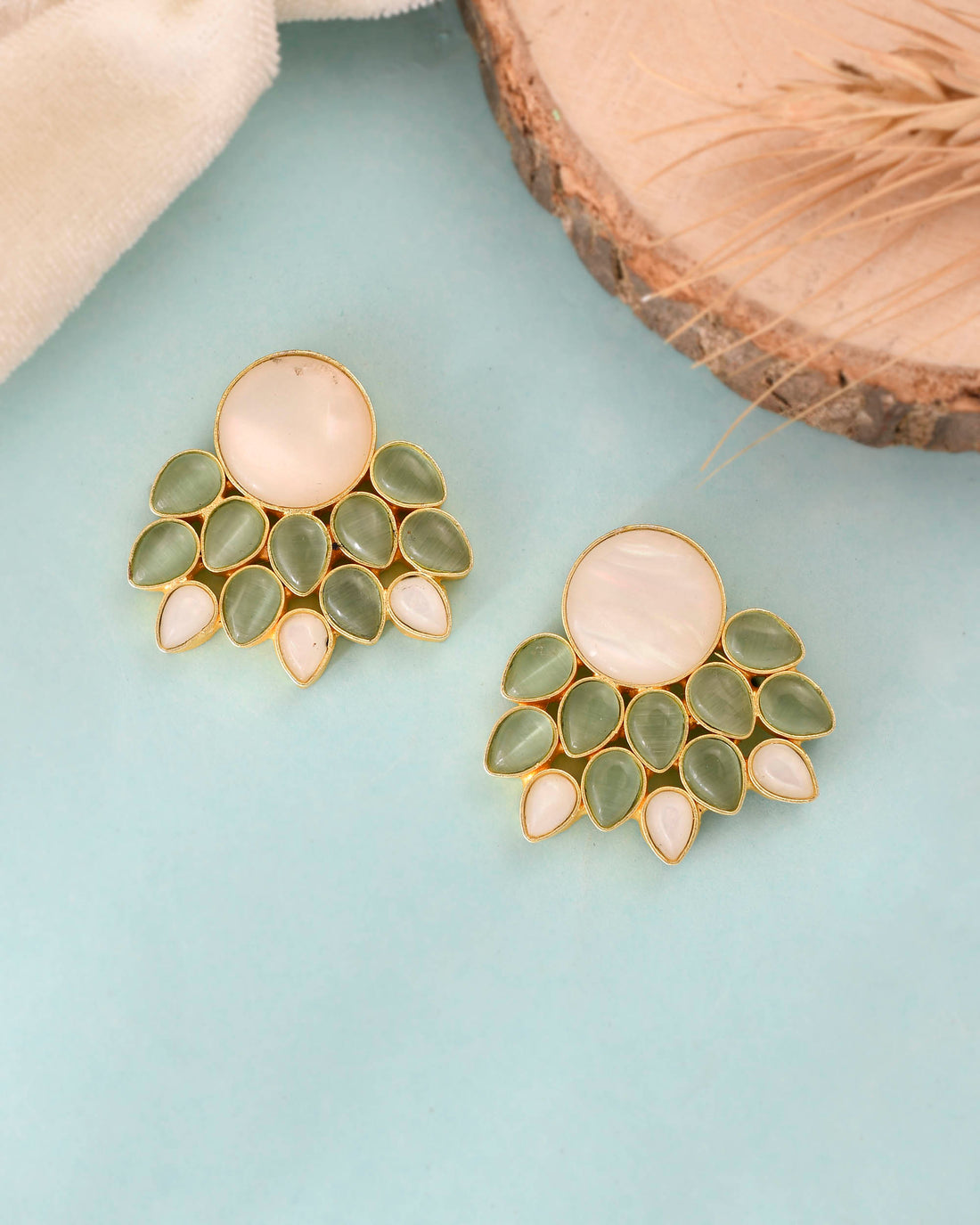 LOVE MALLOW STUDS
