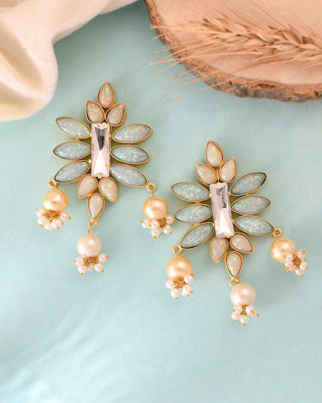 ROYAL STUDS