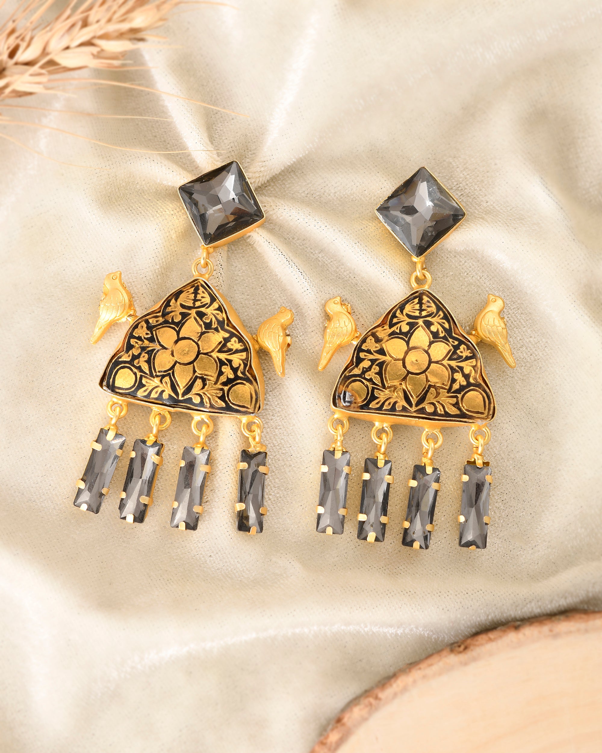 PARTASH CRAFTED EARING