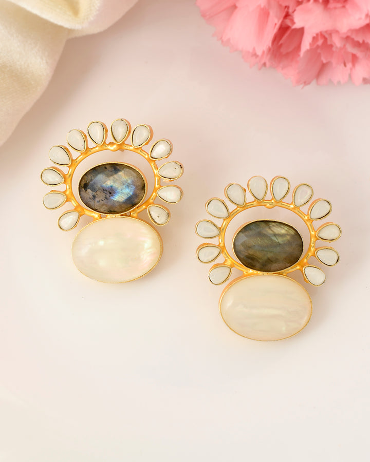 THE CHAKRA STUDS