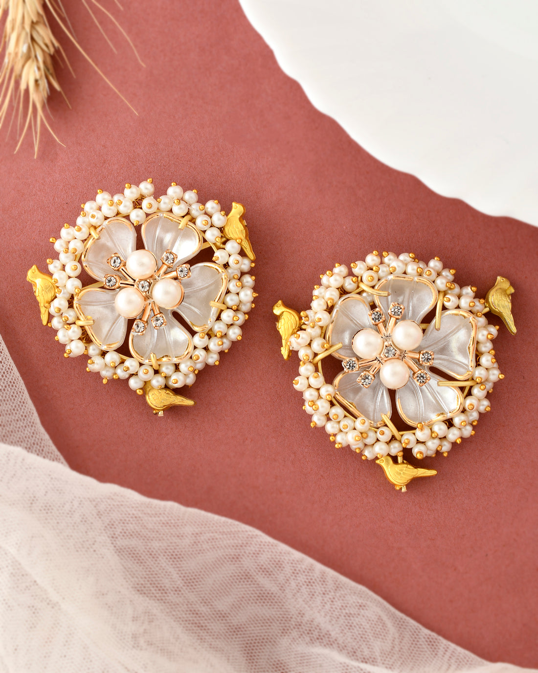 FLOWER BIRDIE STUDS