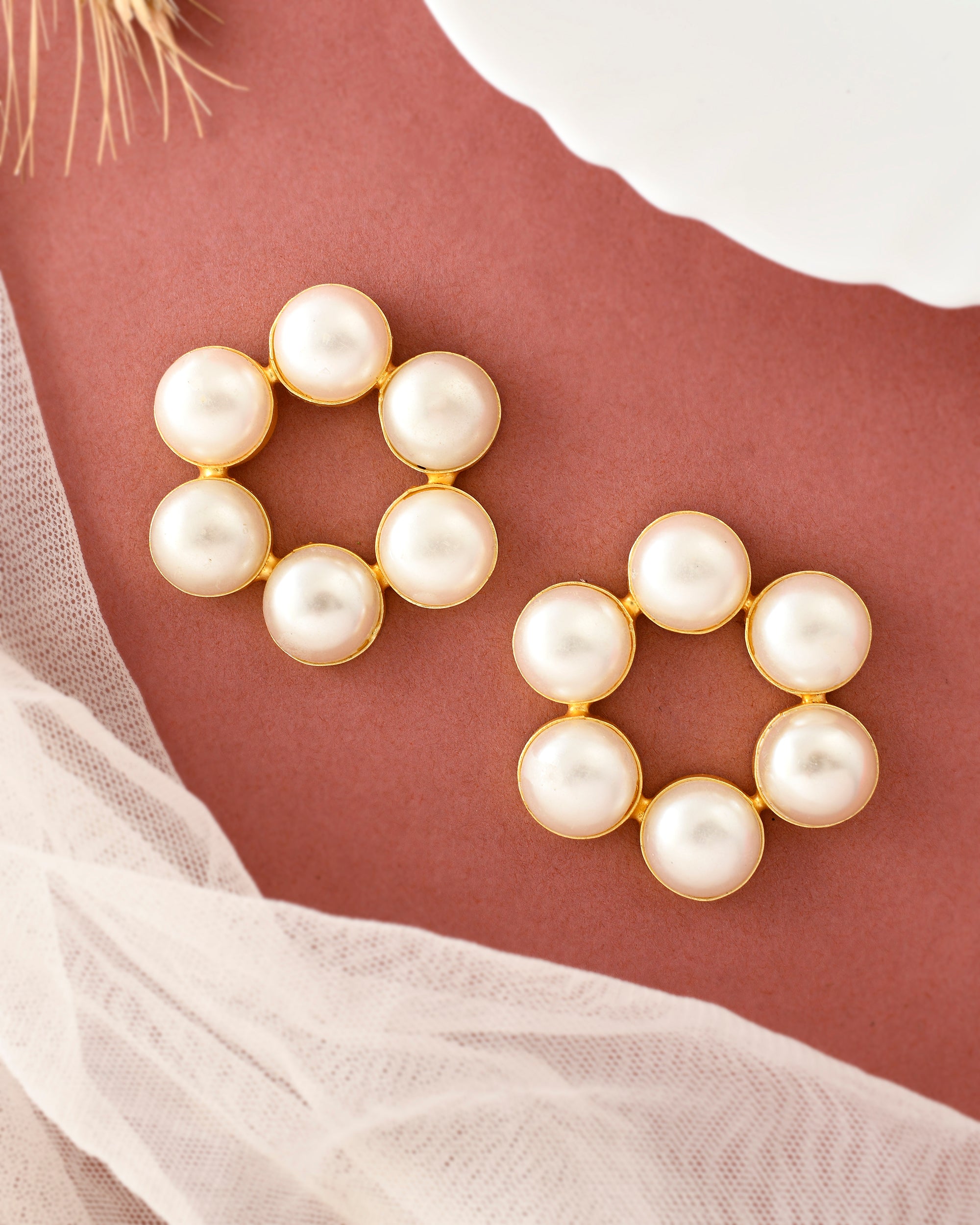 ROMANTIC WHISPER EARINGS