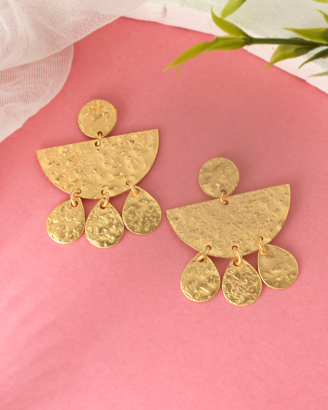 CLASS METAL EARING