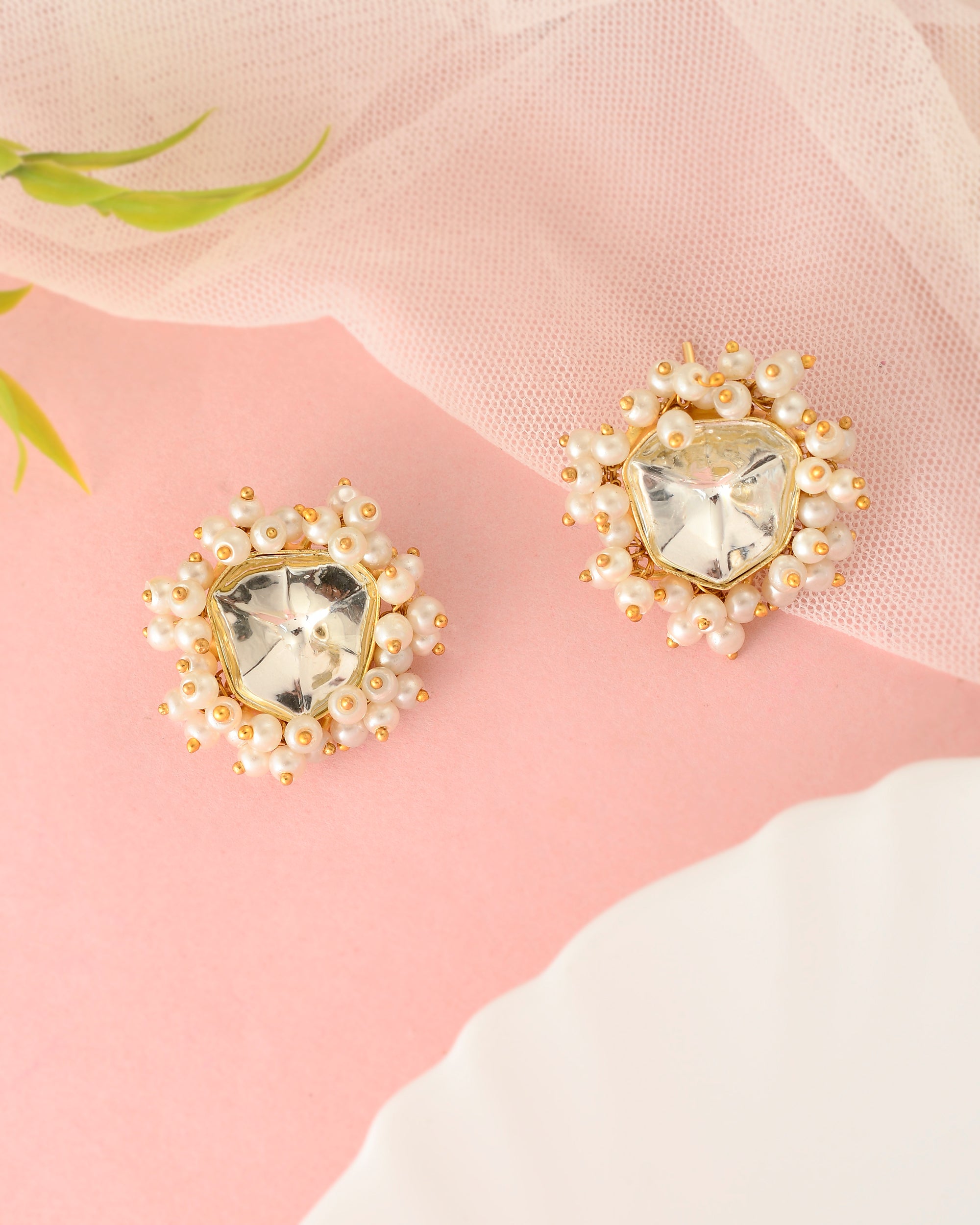 IMMITATION MOZONITE POLKI STUDS