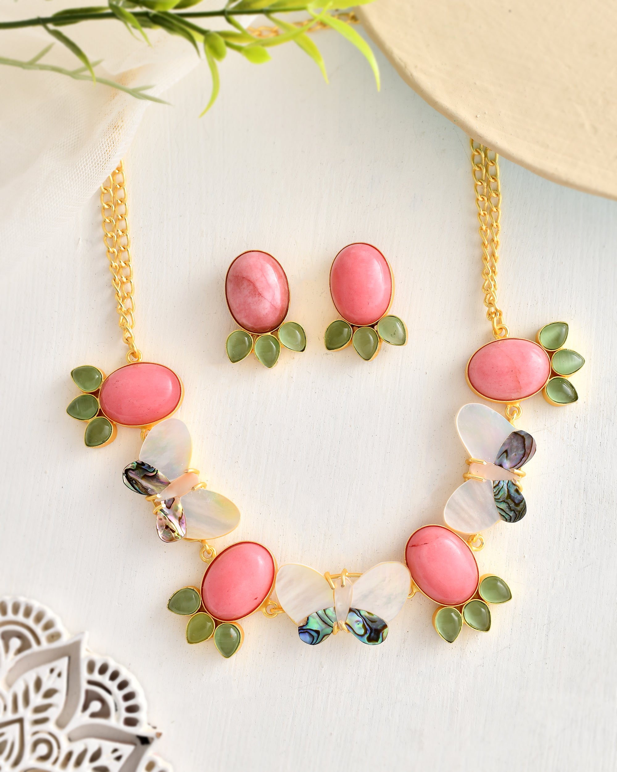 Glimmer Pink Mother of Pearls Necklace Set with Earrings