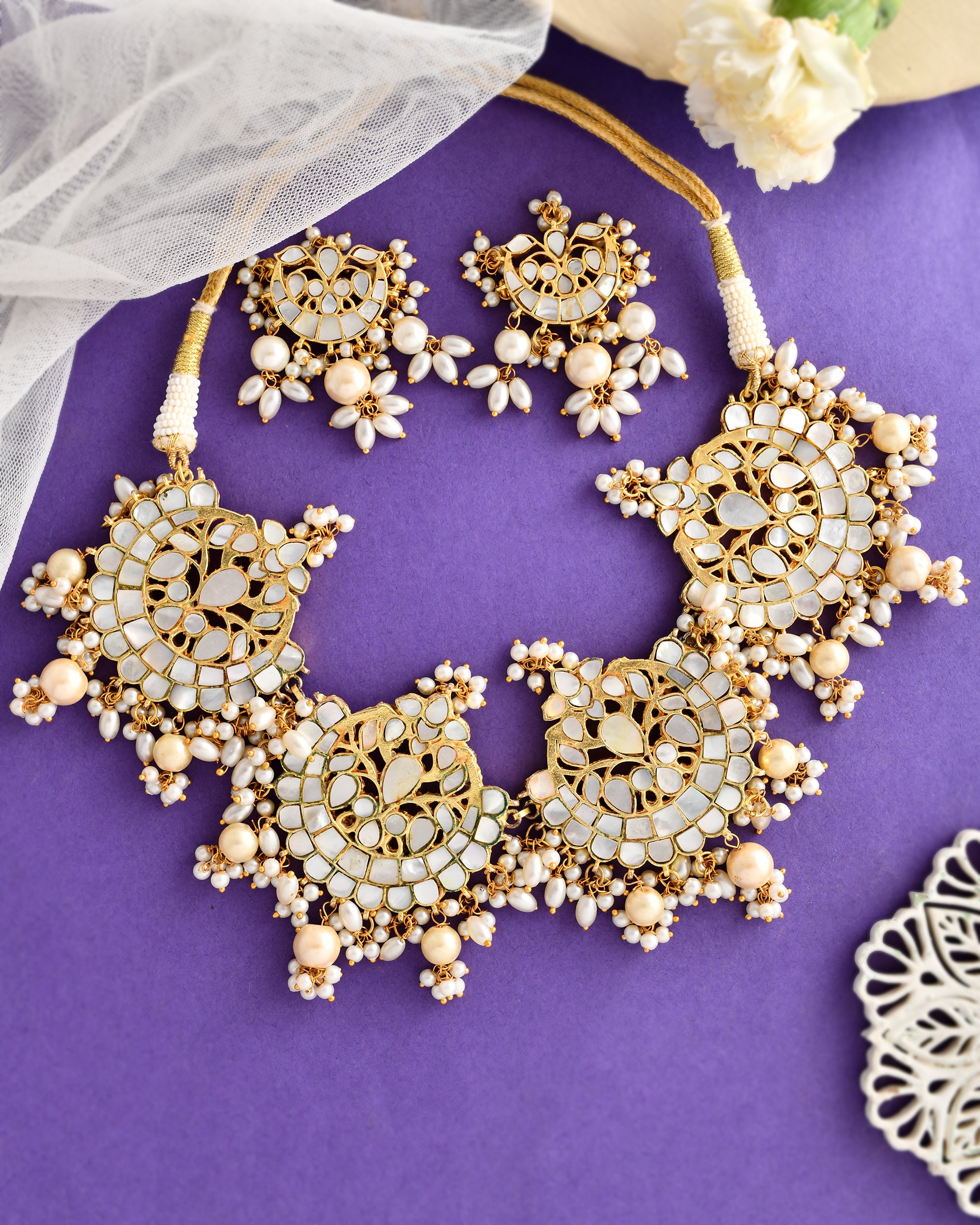 JUGNI DAZZLING NECKLACE – NIRVIKAA
