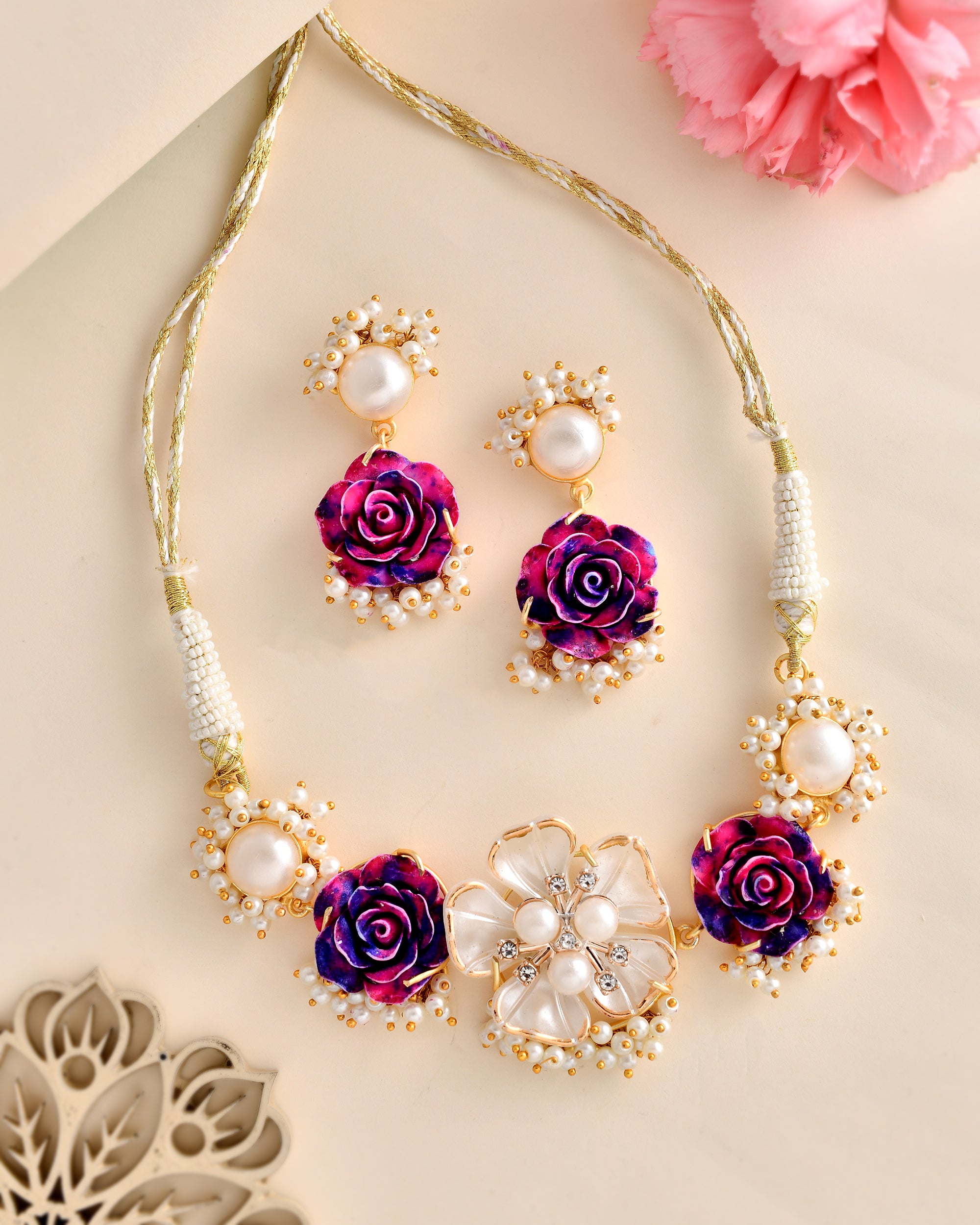 JASHN ULFAT NECKLACE