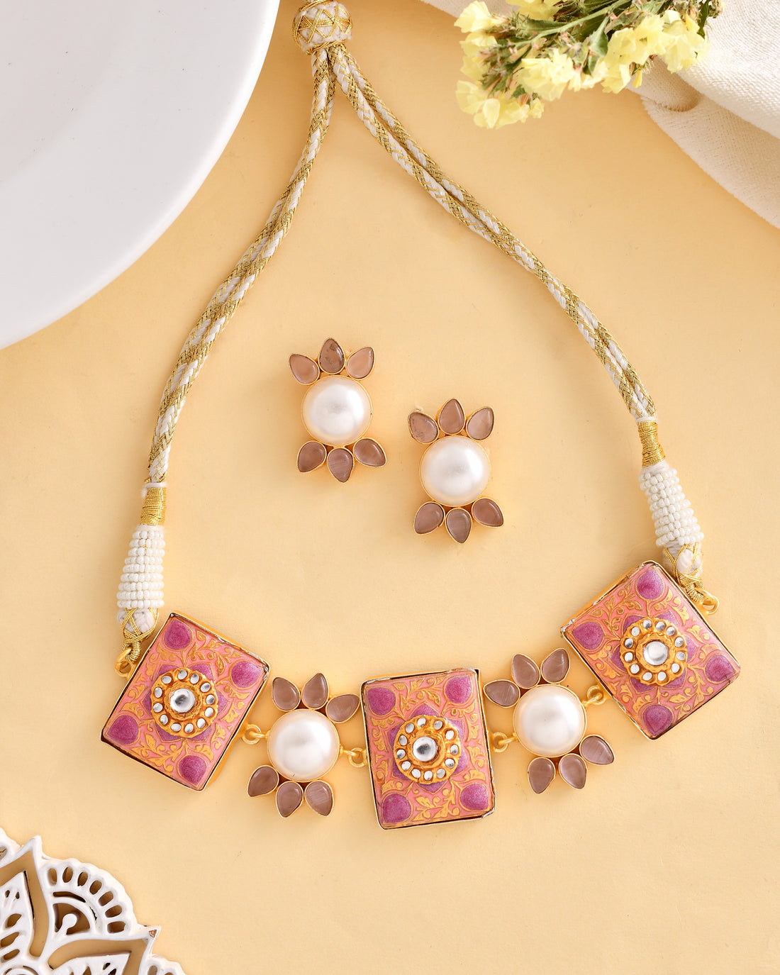 MAGNOLIA NECKLACE