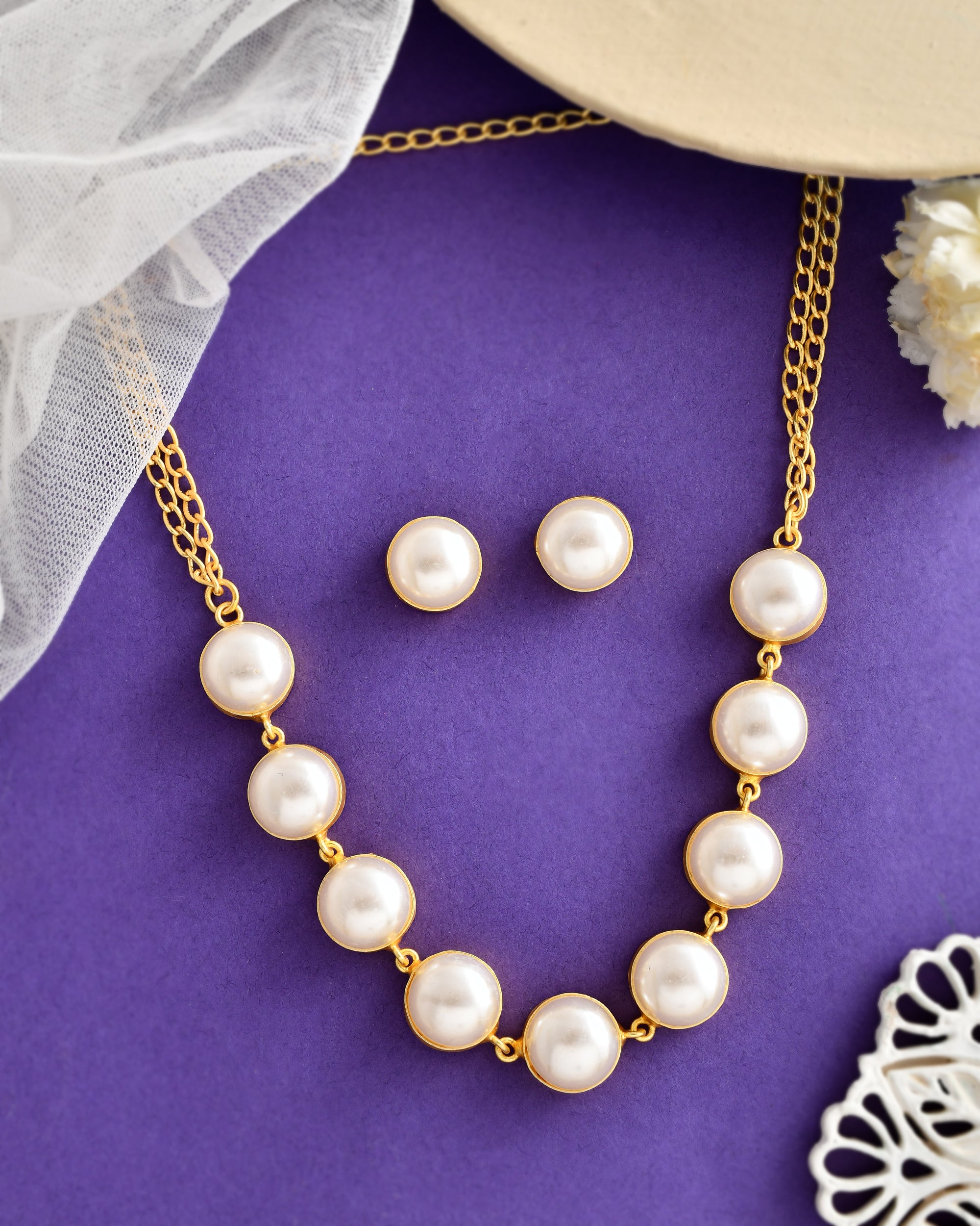 WHITE CLOUDS NECKLACE