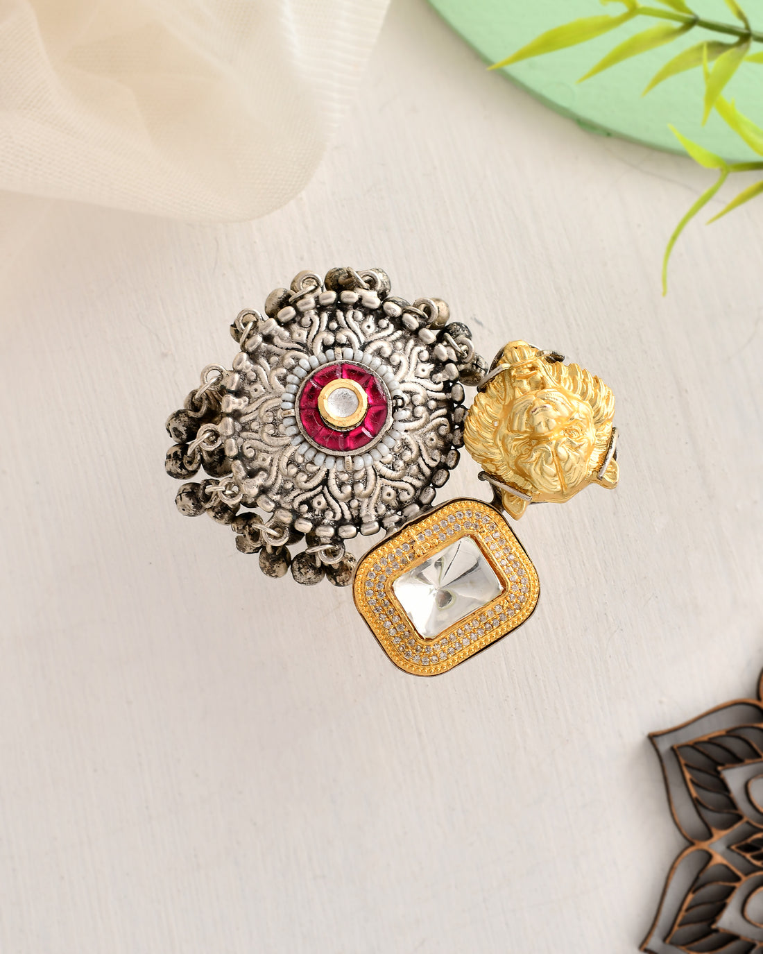 THE LEO RING