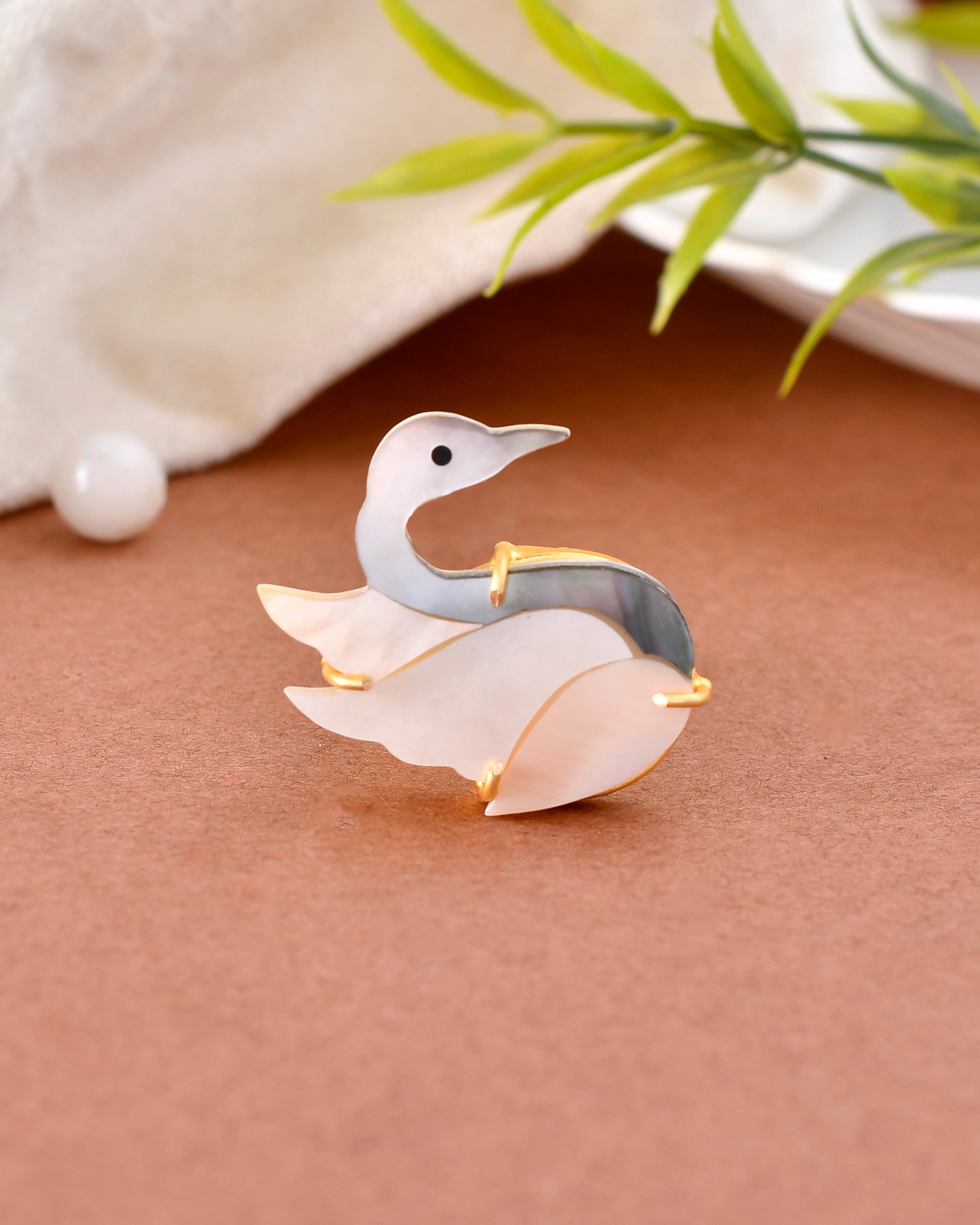 WHITE SWAN RING