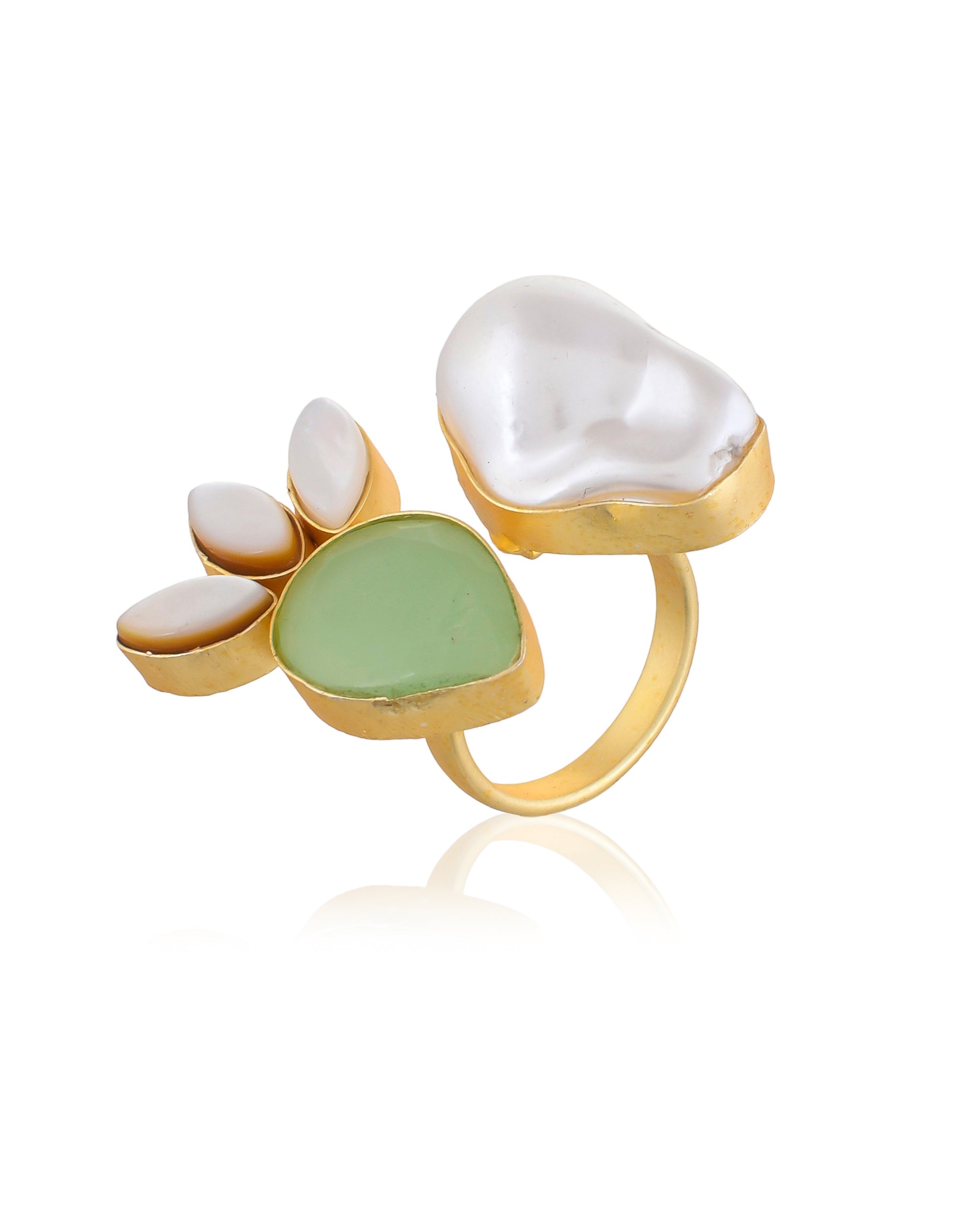 BAROUQUE PEARL AND SHELL RING