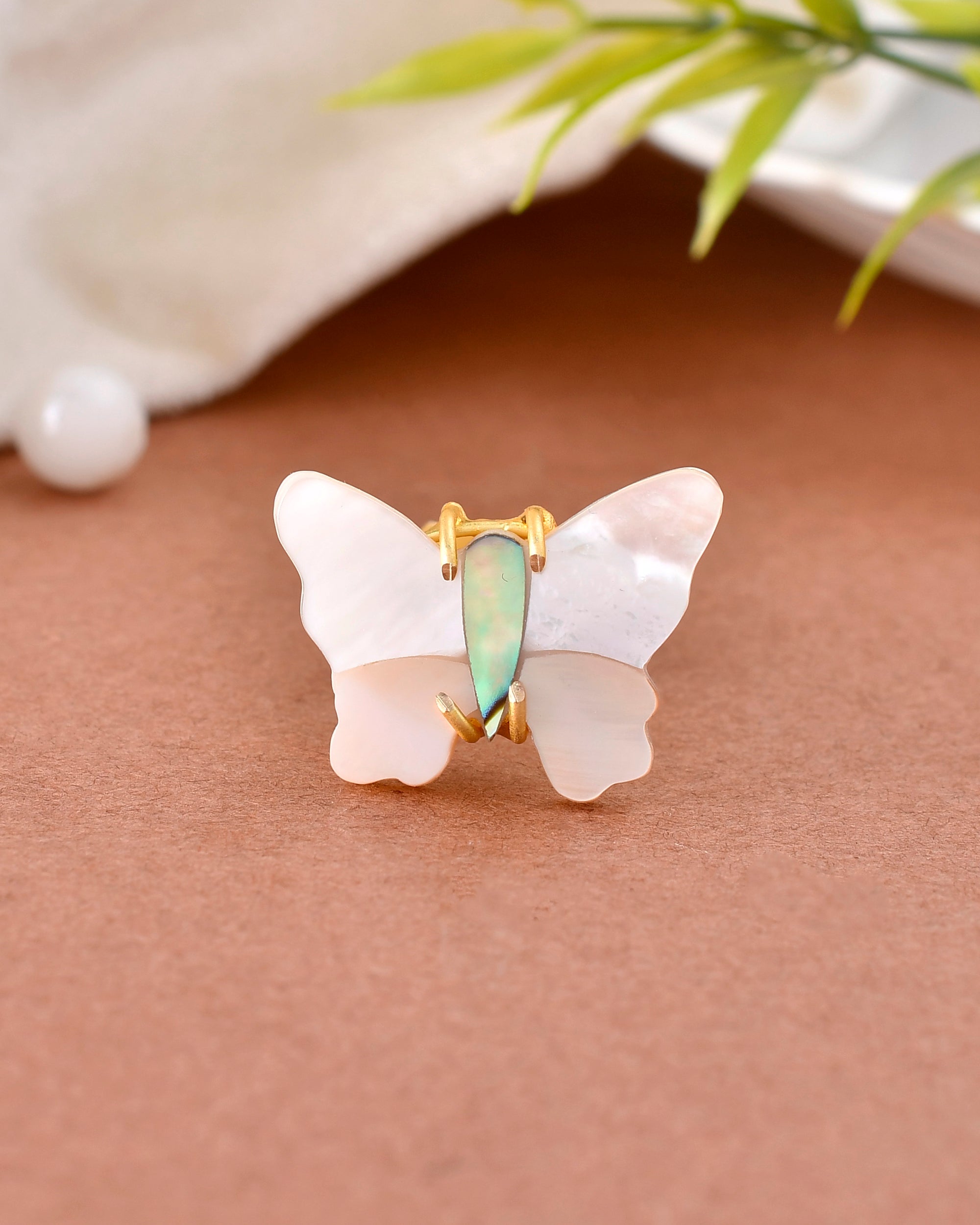 WHITE AND GREY BUTTERFLY SHELL RING