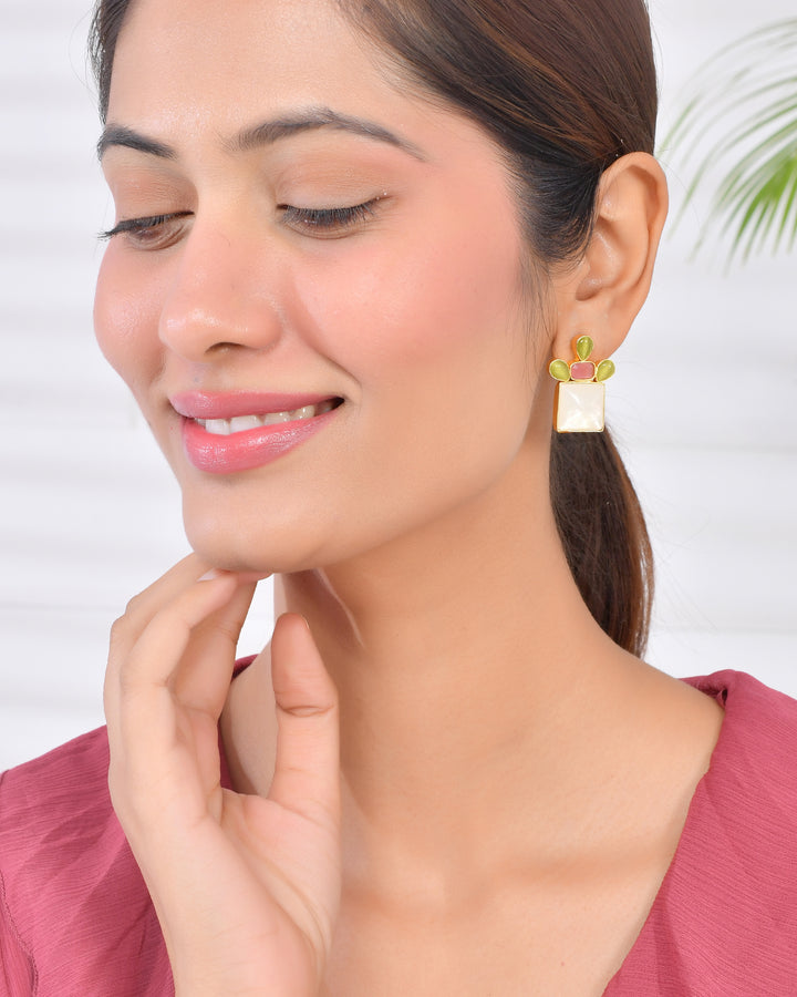 INAYA STUDS