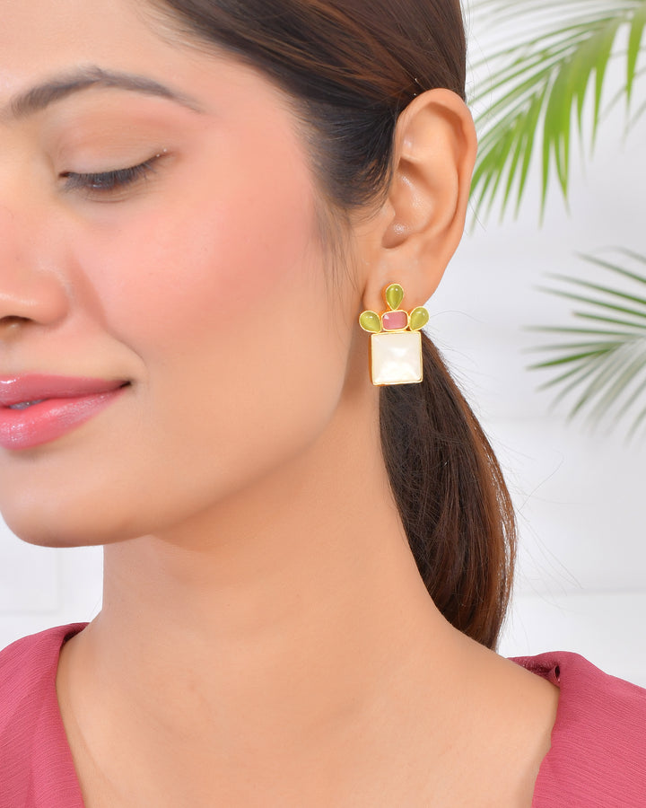 INAYA STUDS