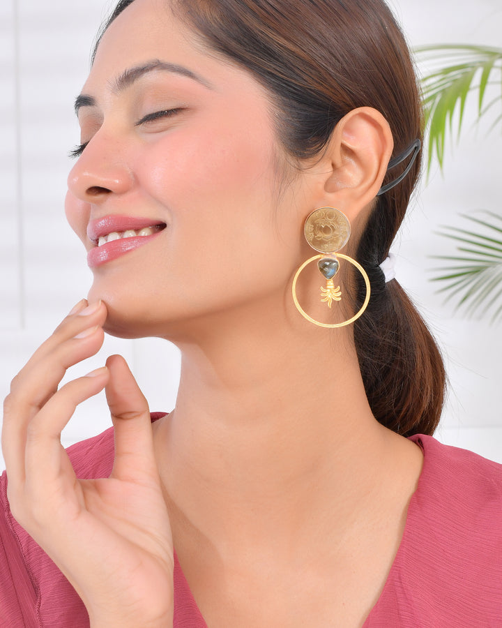 CLOUD OF PEARL AND SHELL EARING