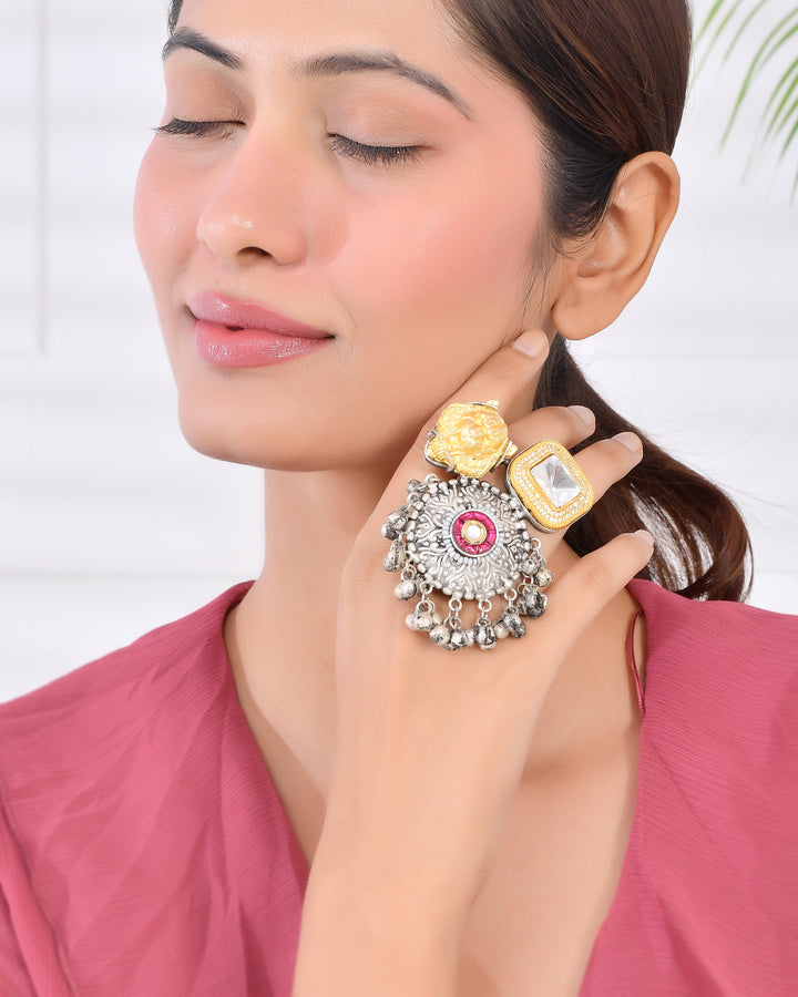 THE LEO RING