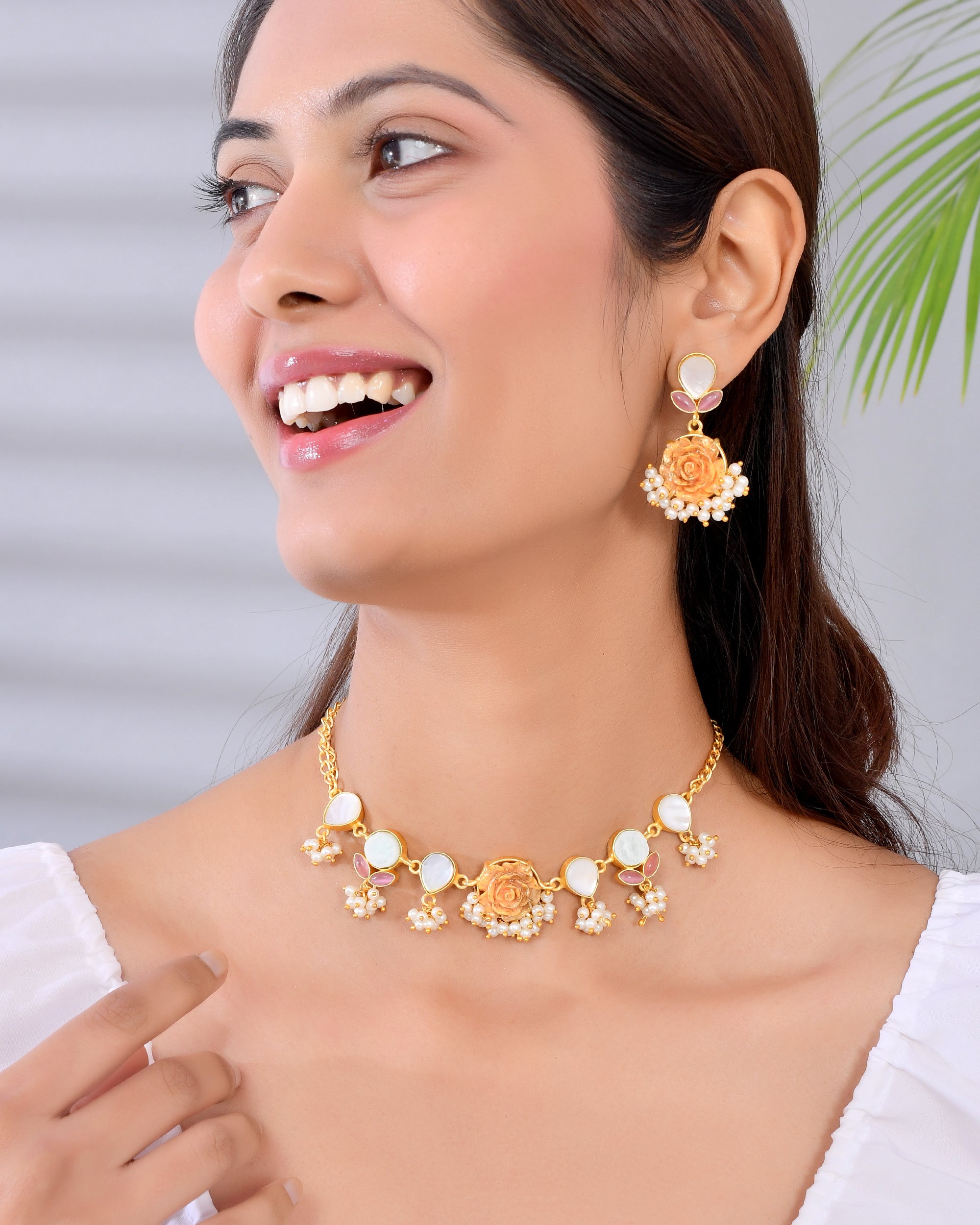 ORANGE FLOWERS NECKLACE